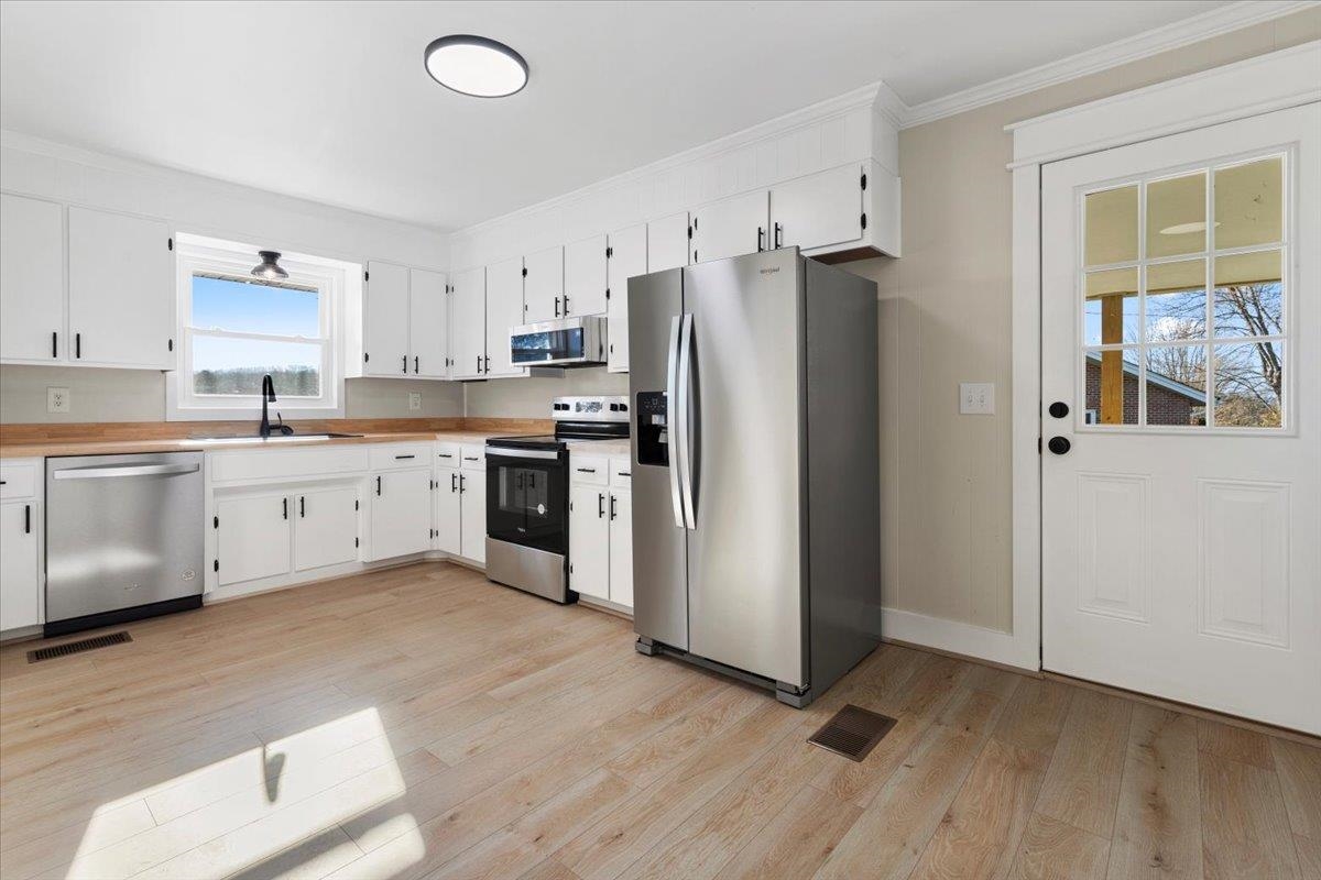 855 MOUNTAIN VIEW Drive