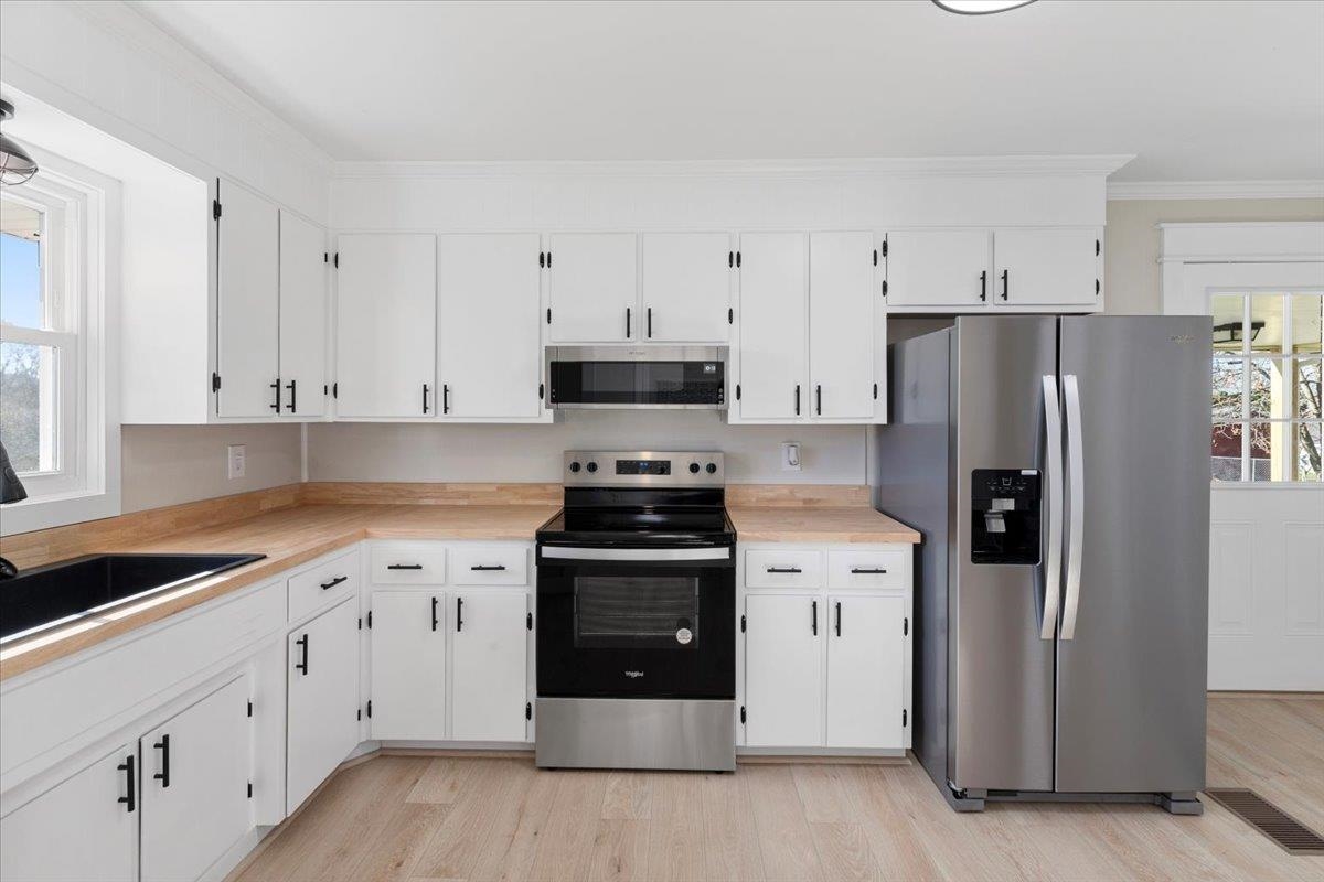 855 MOUNTAIN VIEW Drive