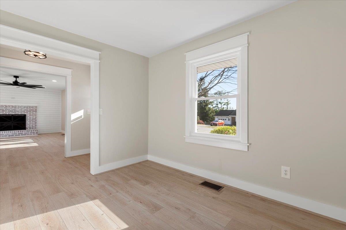 855 MOUNTAIN VIEW Drive