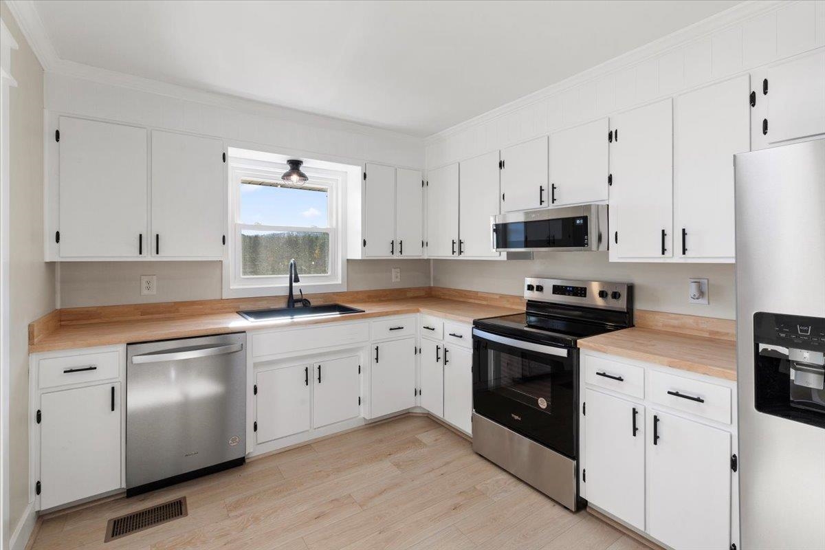 855 MOUNTAIN VIEW Drive