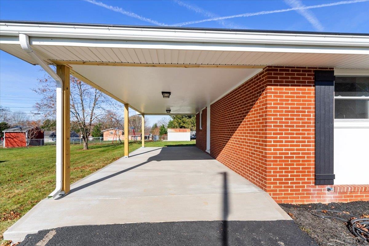 855 MOUNTAIN VIEW Drive