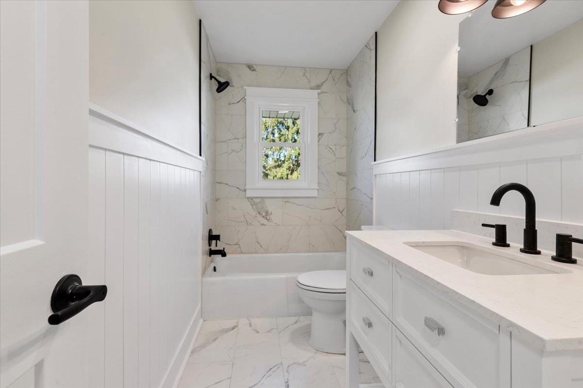 855 MOUNTAIN VIEW Drive