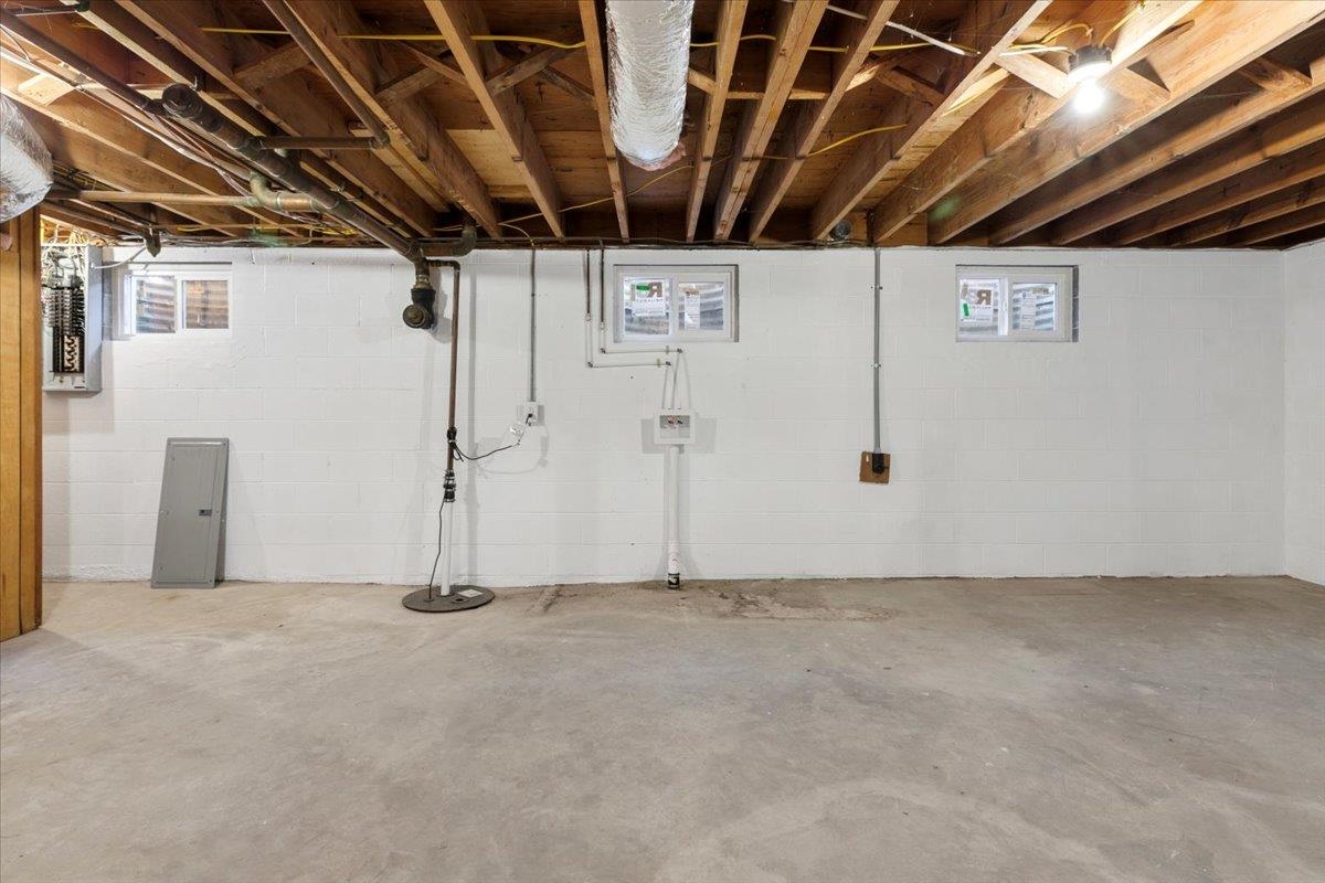 855 MOUNTAIN VIEW Drive