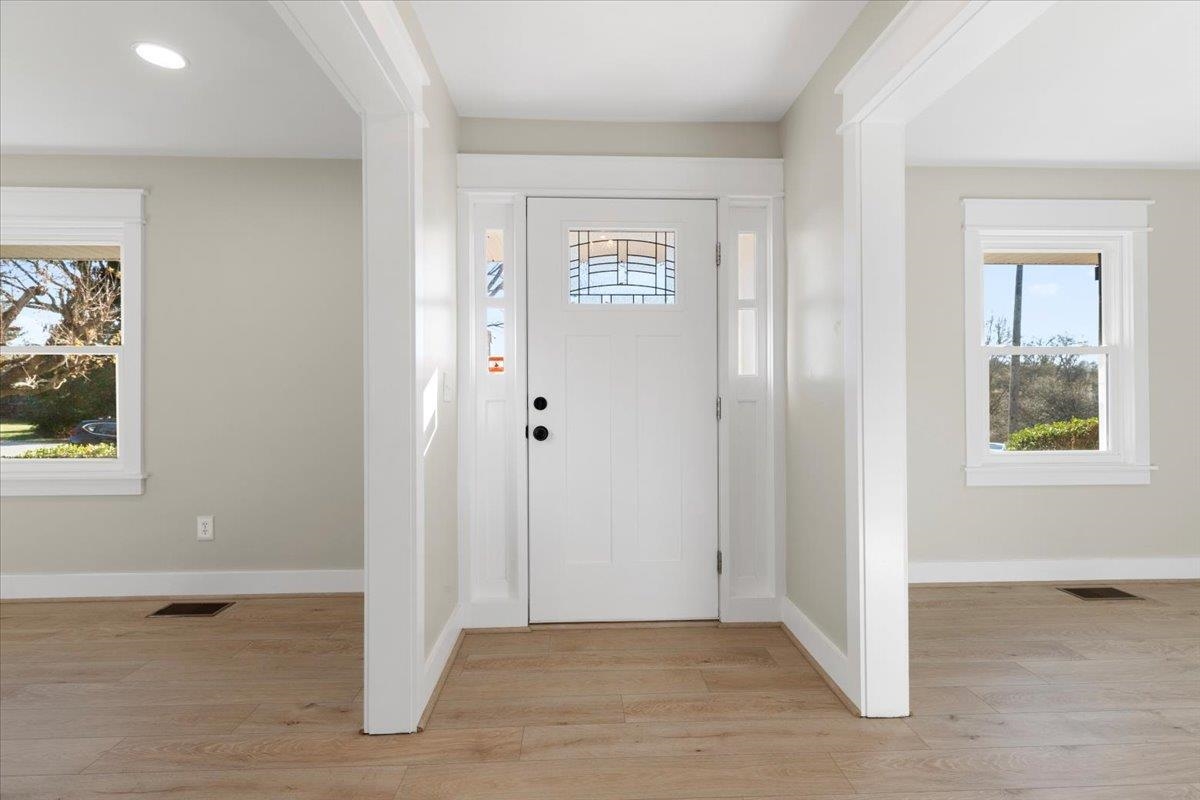 855 MOUNTAIN VIEW Drive