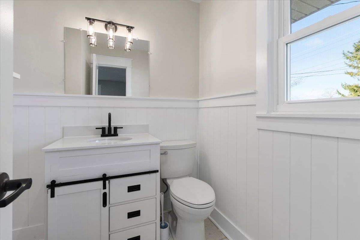 855 MOUNTAIN VIEW Drive