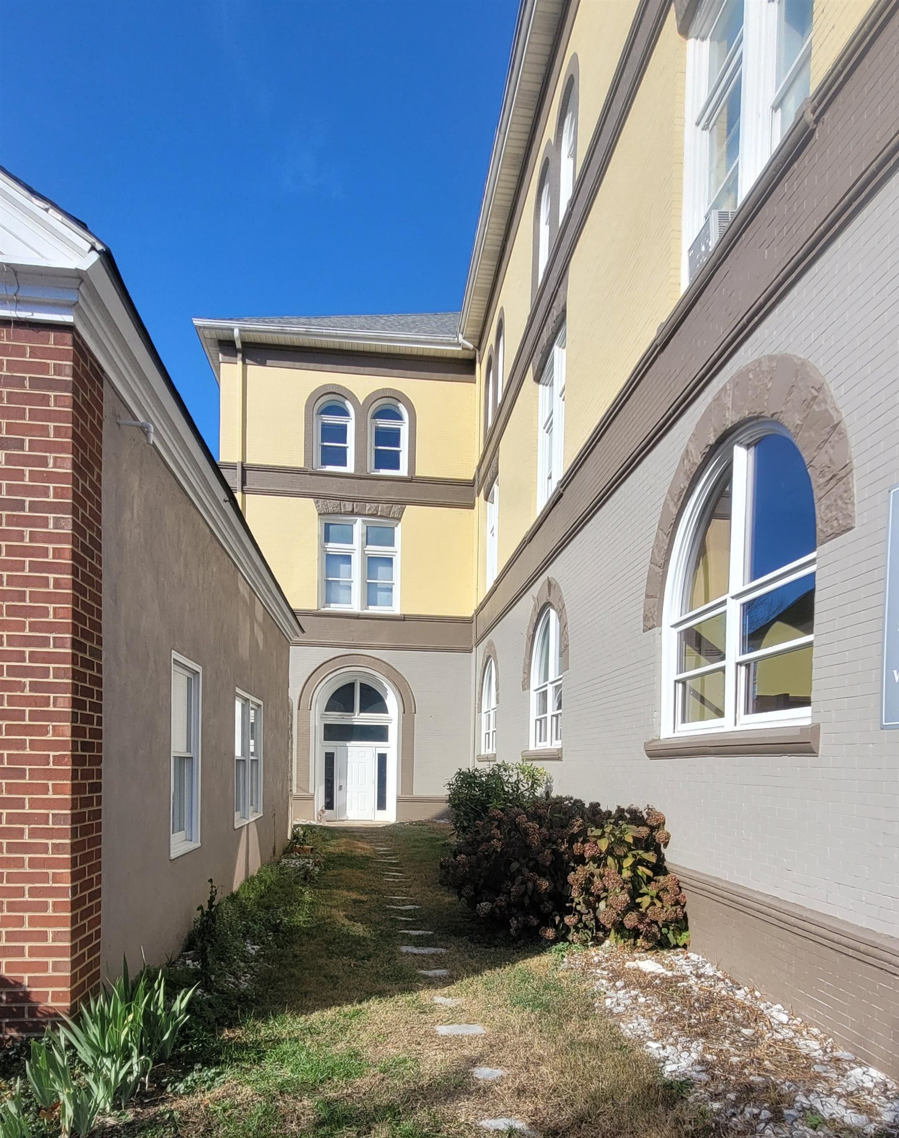 303 W Main Street 206