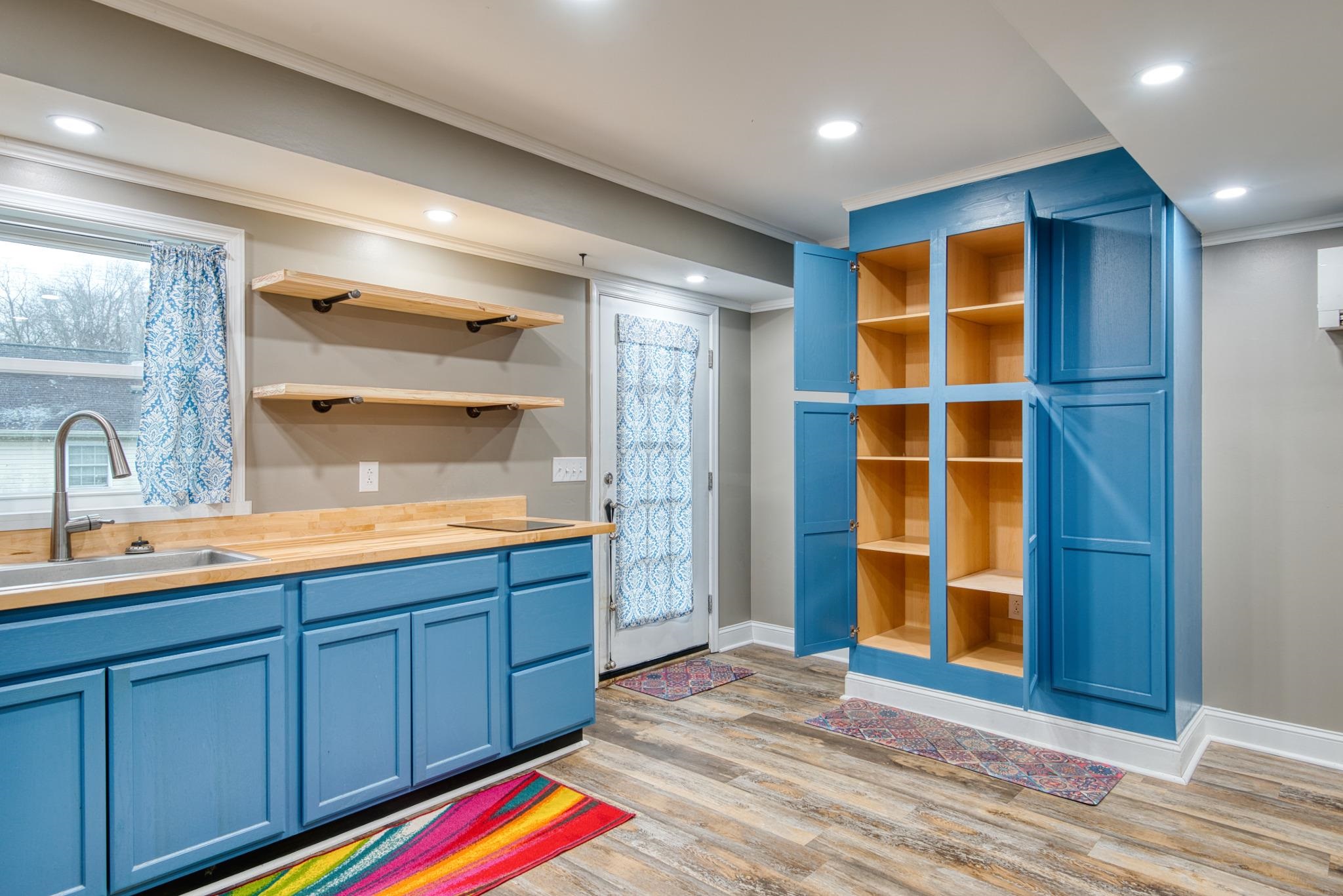 812 Thirteenth Street