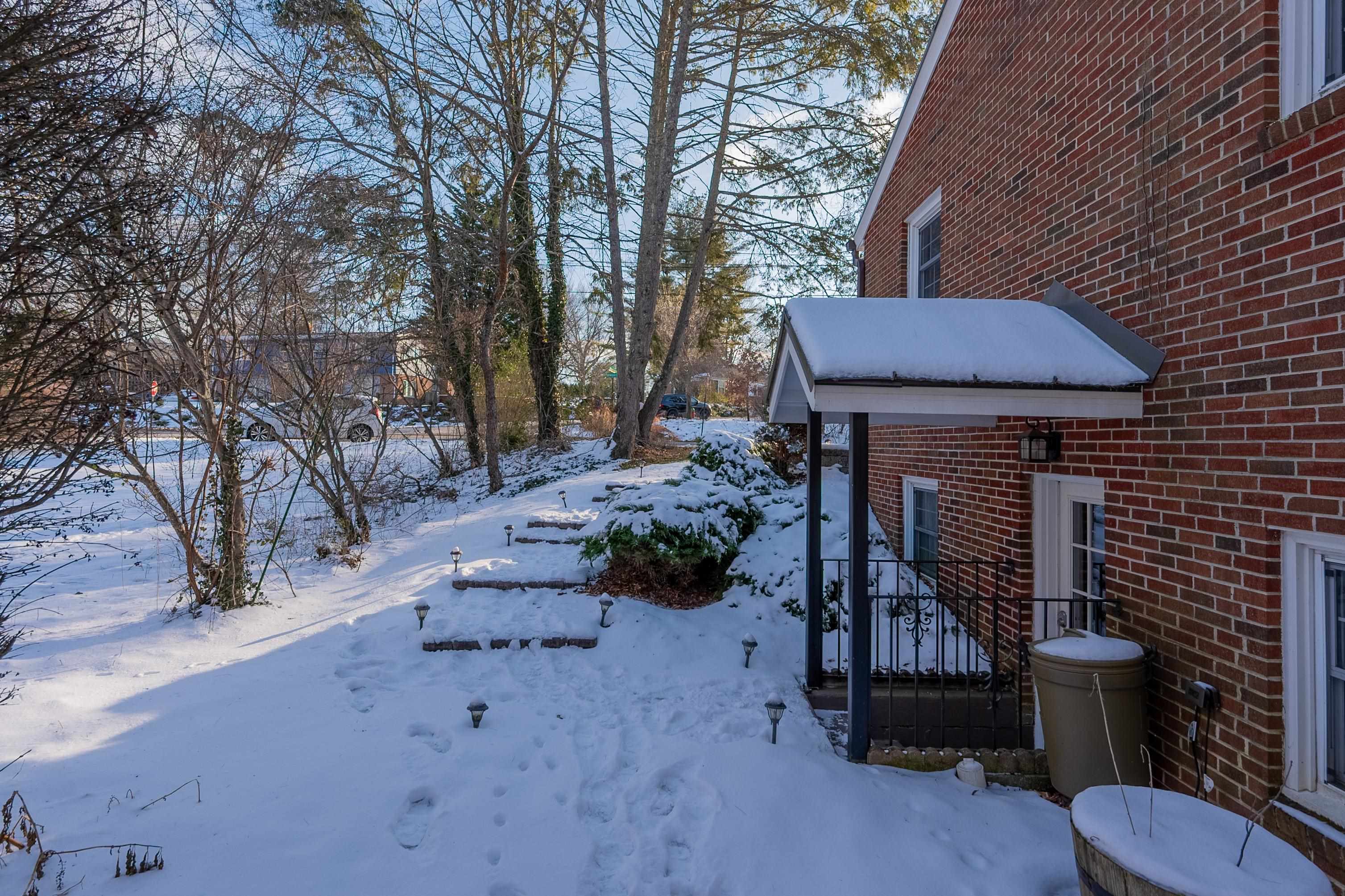 502 Edgewood Lane