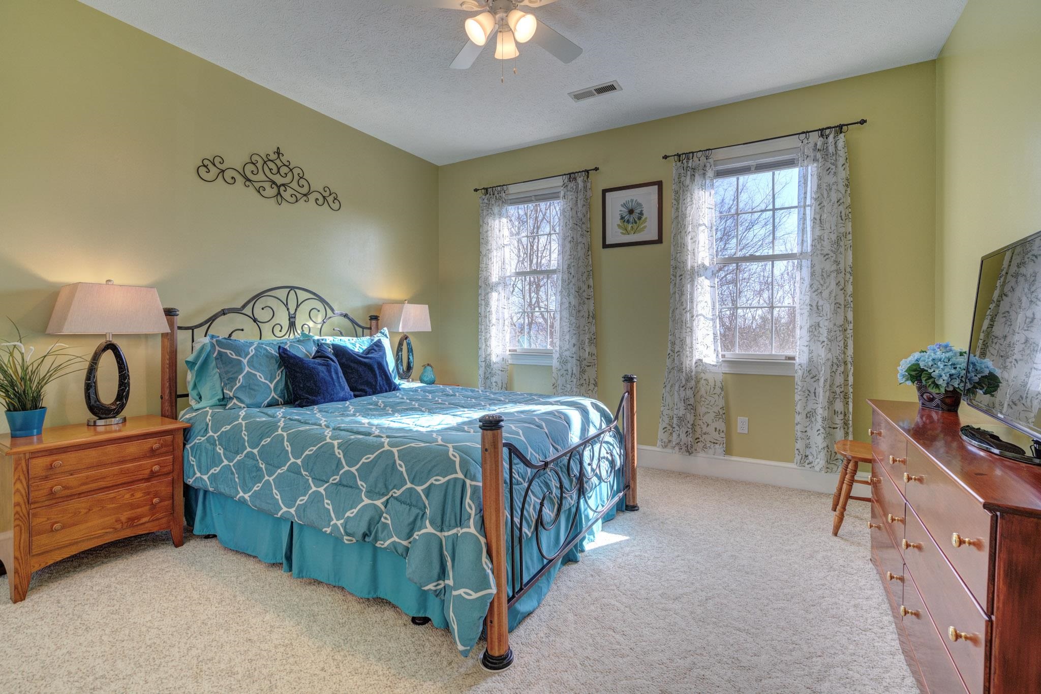 404 CEDAR ORCHARD Drive W