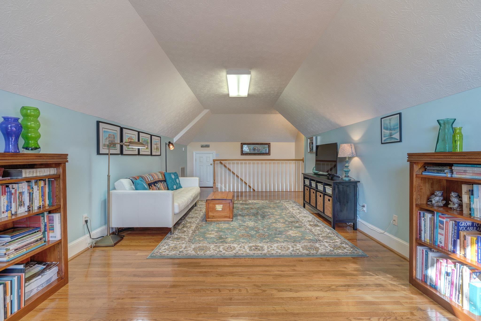 404 CEDAR ORCHARD Drive W