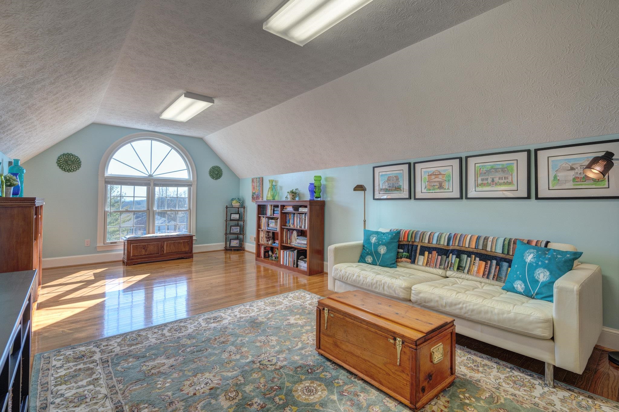 404 CEDAR ORCHARD Drive W