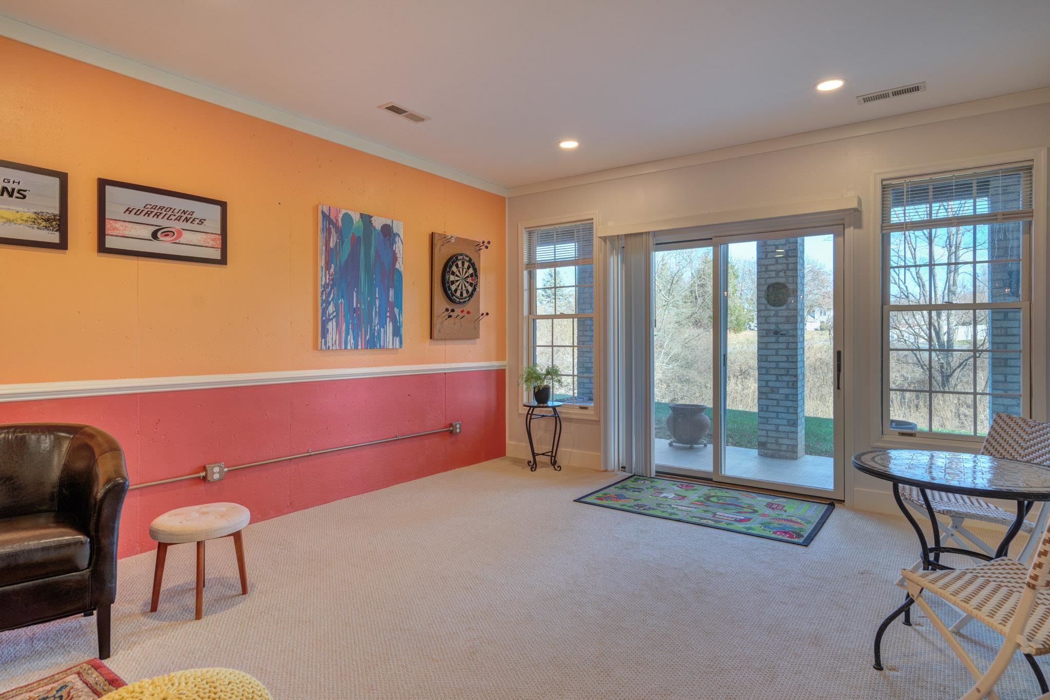 404 CEDAR ORCHARD Drive W