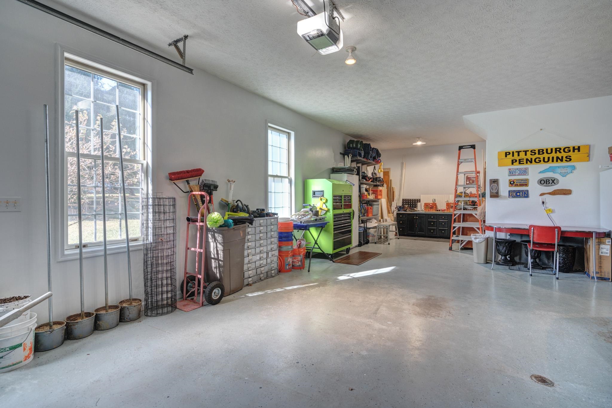 404 CEDAR ORCHARD Drive W