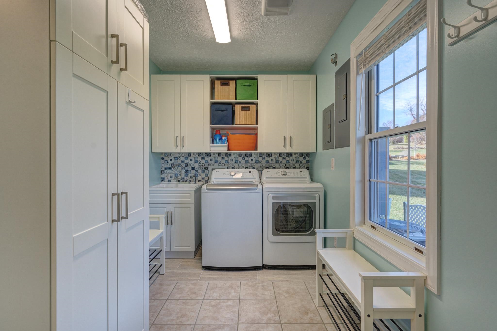 404 CEDAR ORCHARD Drive W