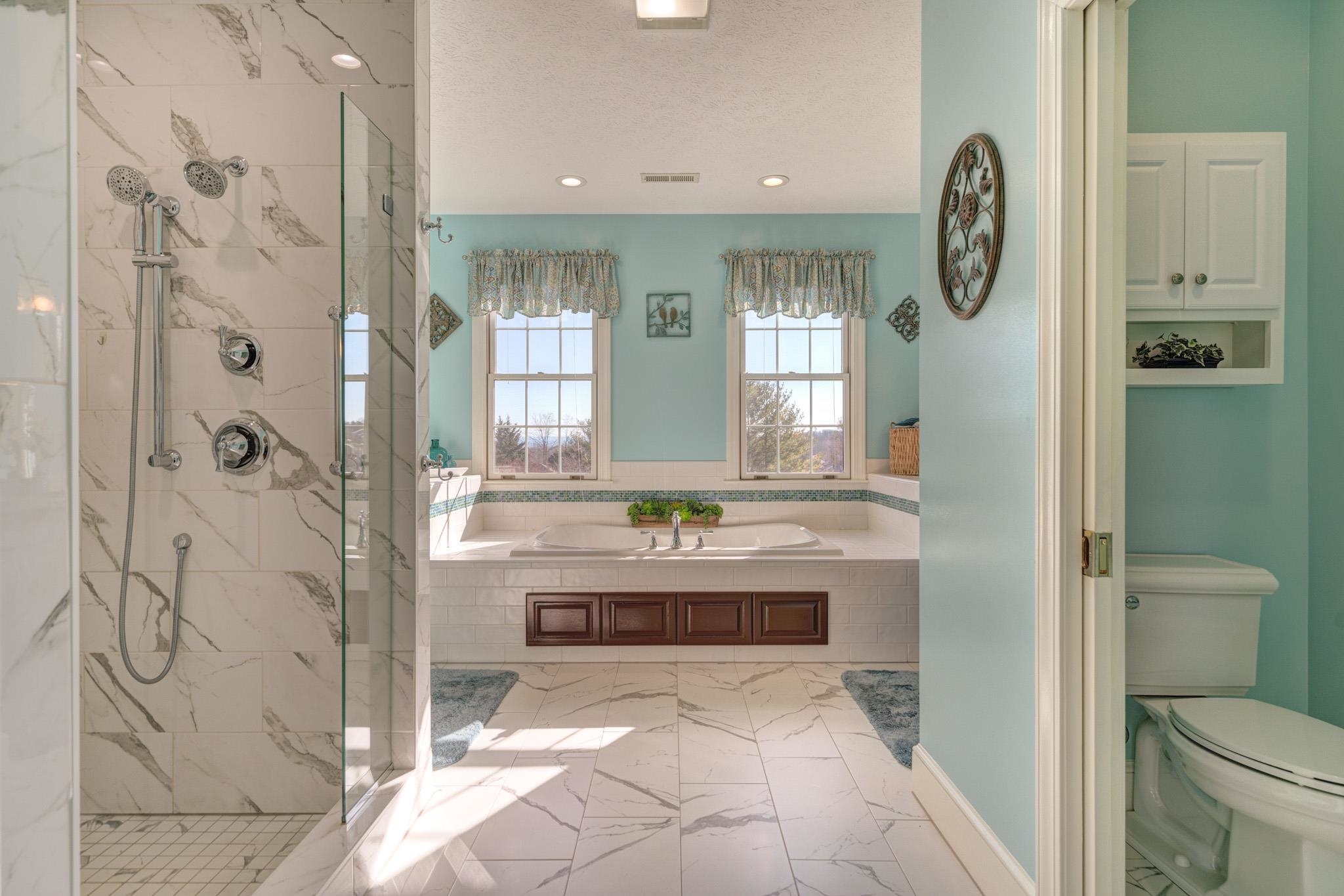 404 CEDAR ORCHARD Drive W