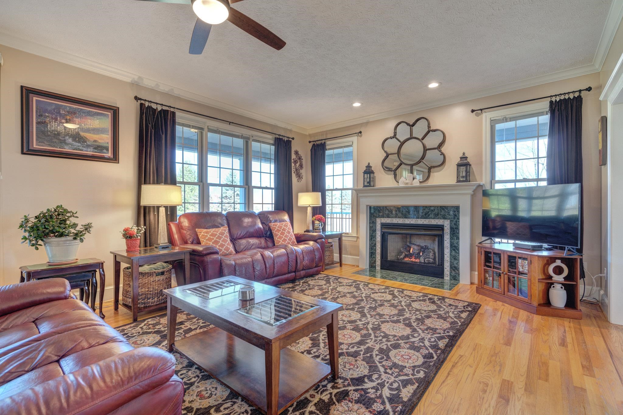 404 CEDAR ORCHARD Drive W