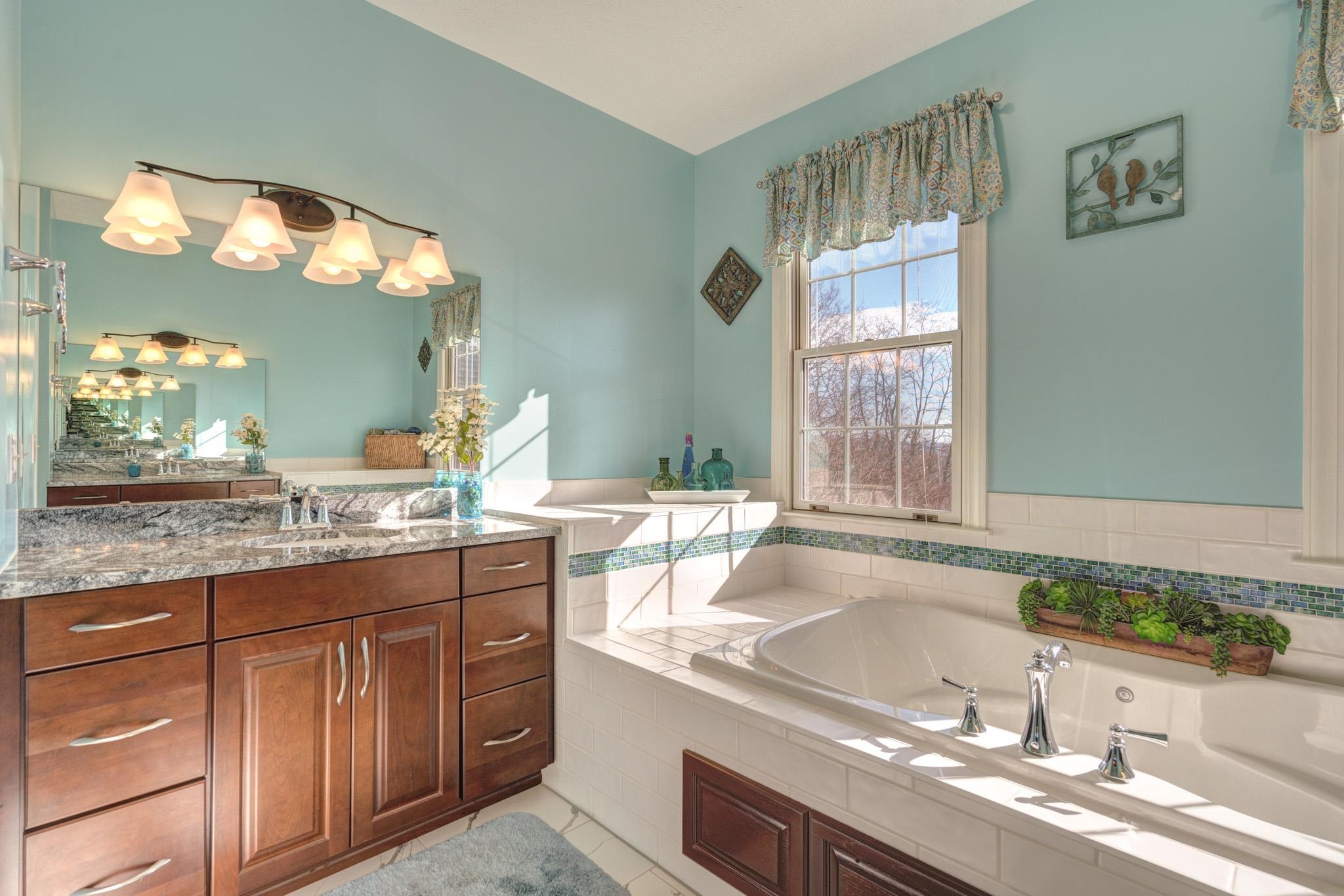 404 CEDAR ORCHARD Drive W