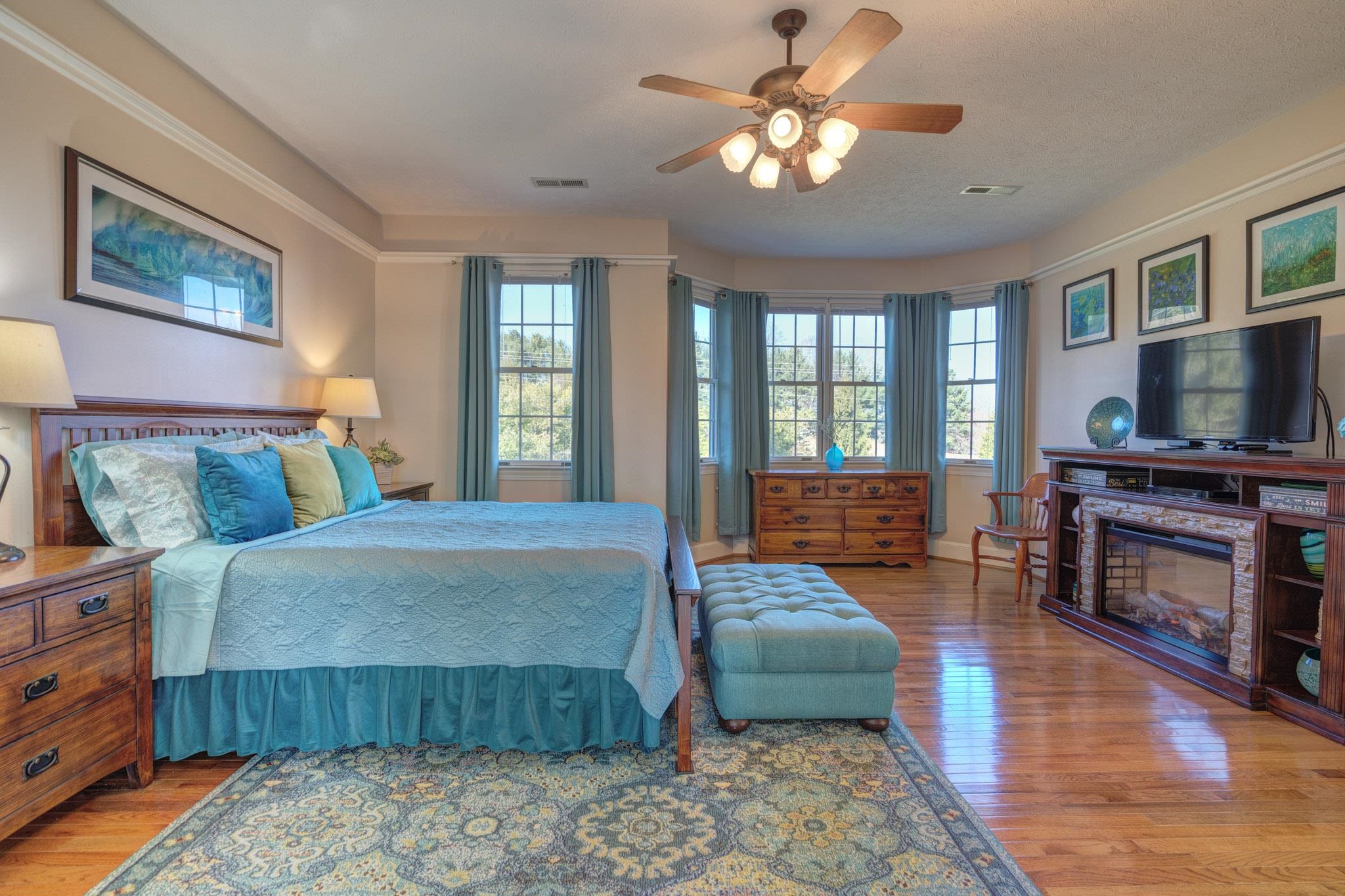 404 CEDAR ORCHARD Drive W