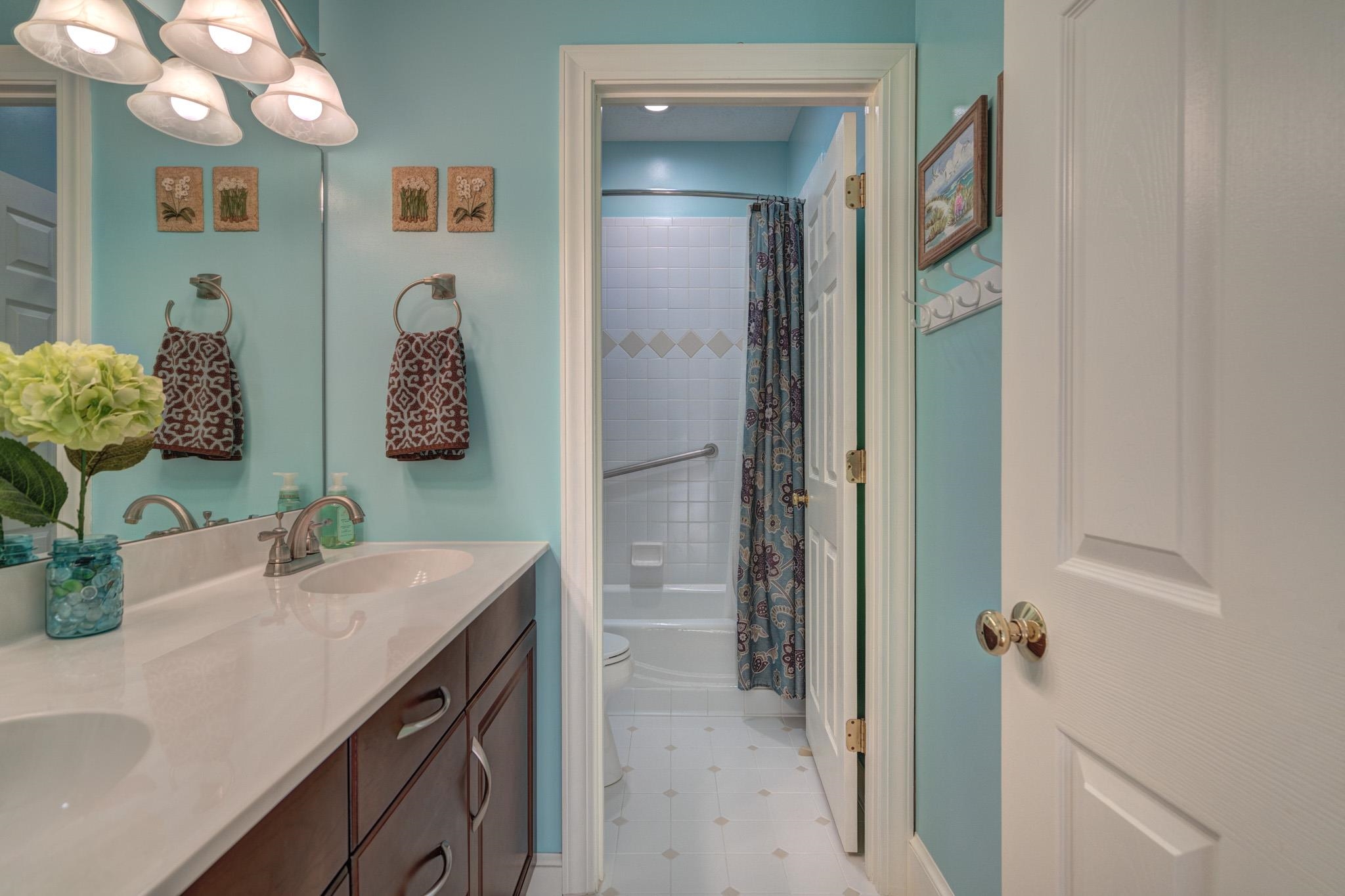 404 CEDAR ORCHARD Drive W