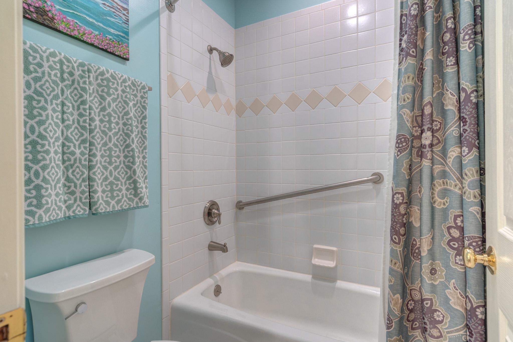 404 CEDAR ORCHARD Drive W