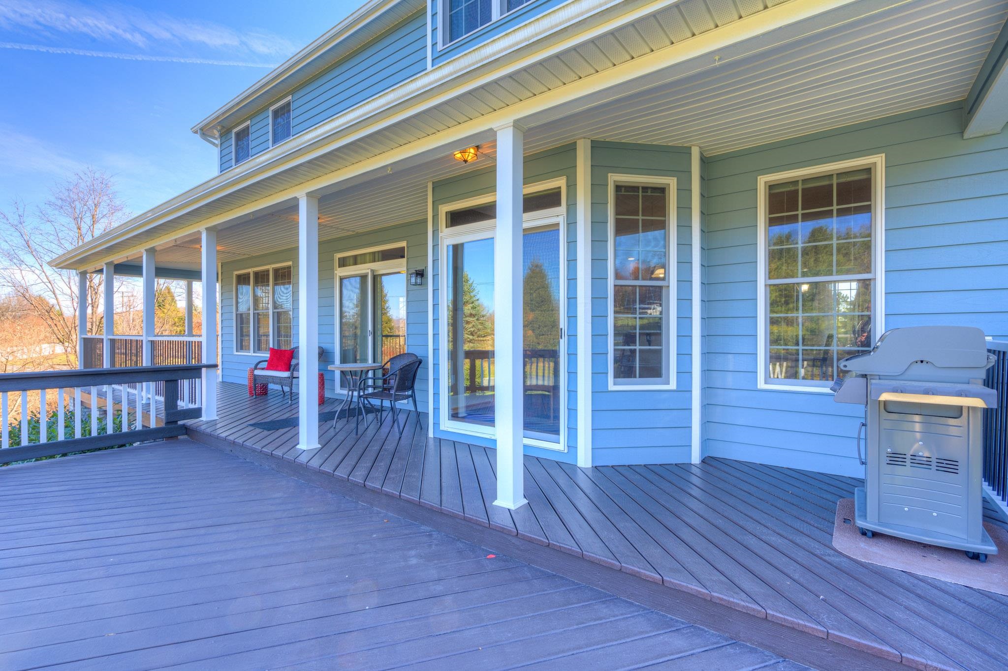 404 CEDAR ORCHARD Drive W