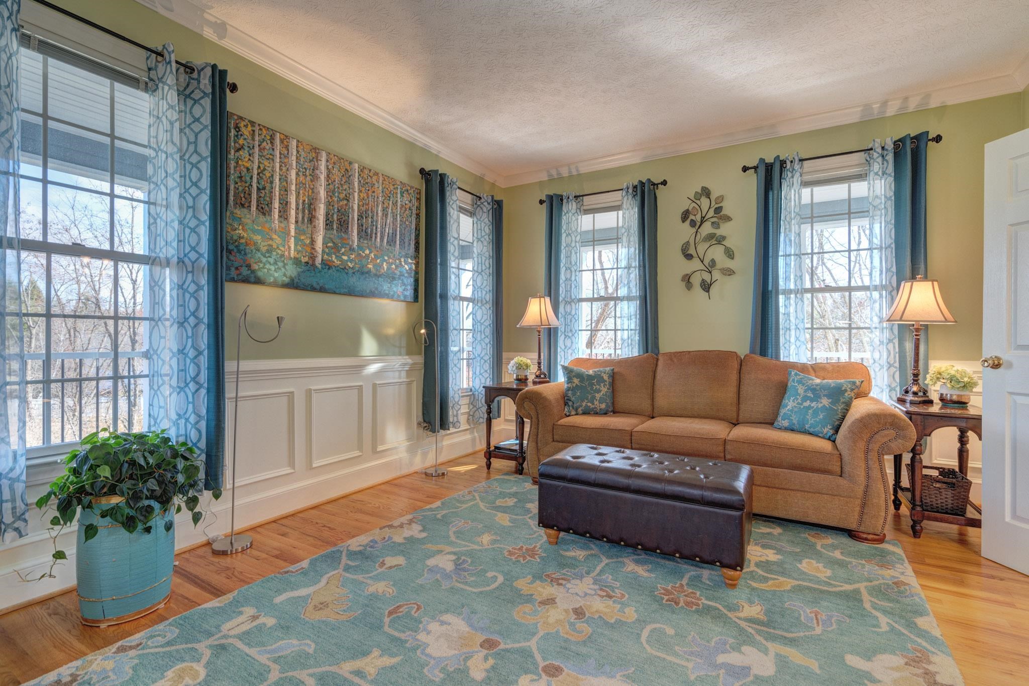 404 CEDAR ORCHARD Drive W