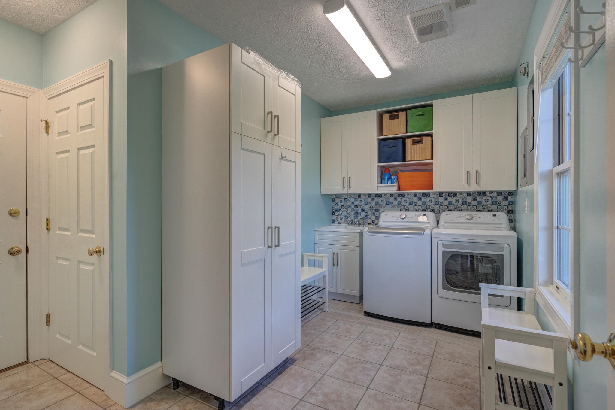 404 CEDAR ORCHARD Drive W