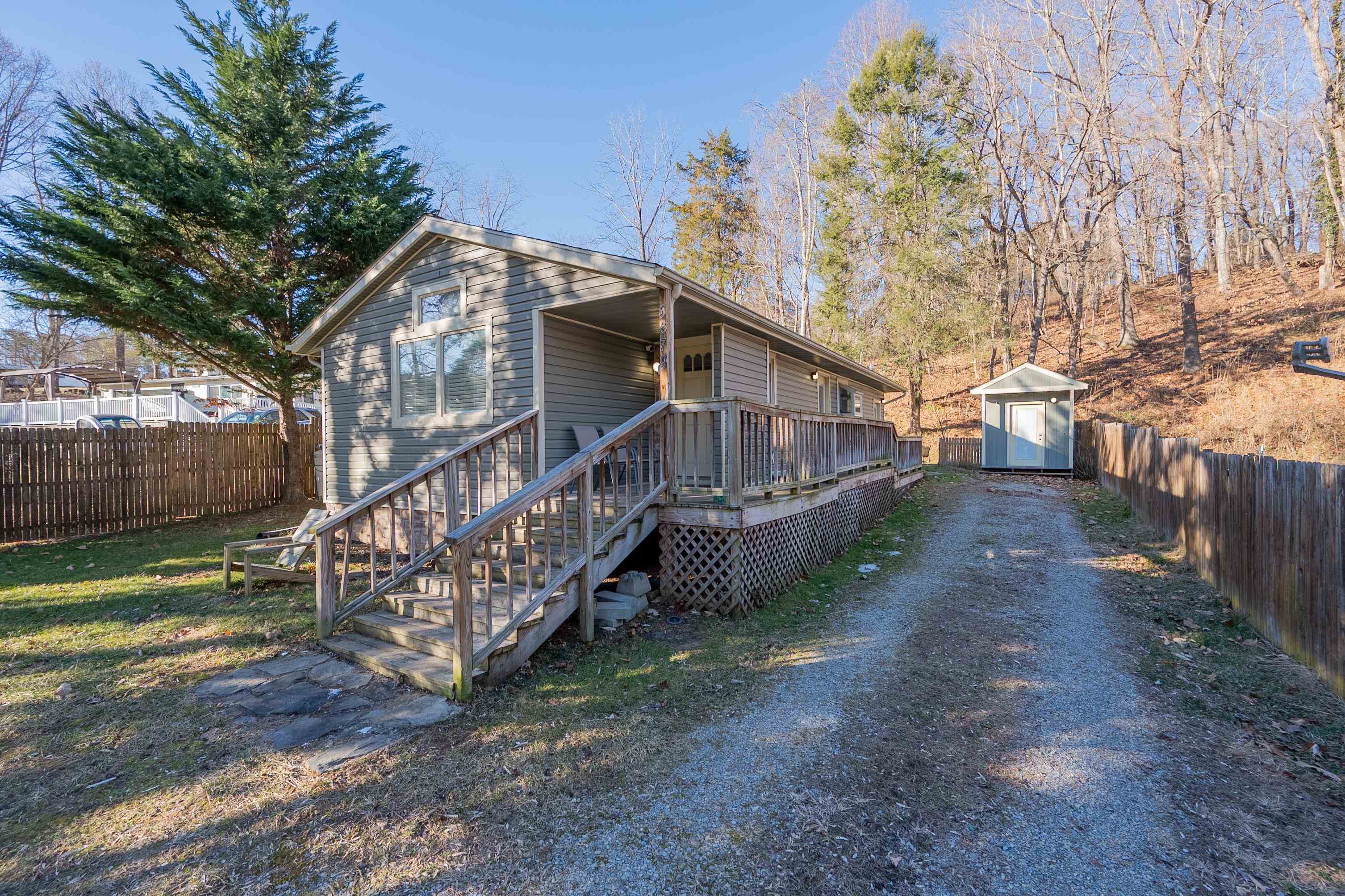 6879 Owens Road