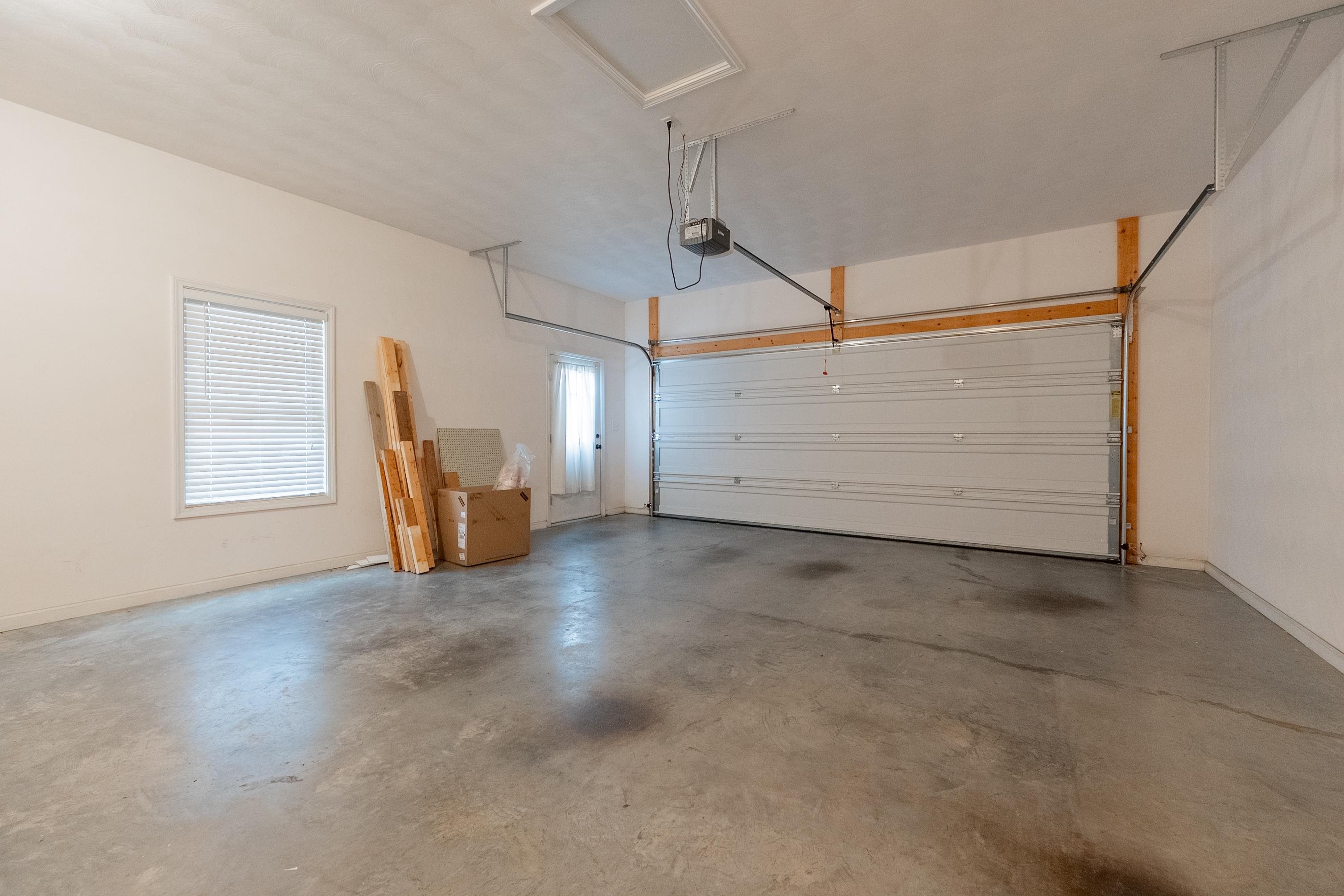 1110 CROSSCREEK Drive