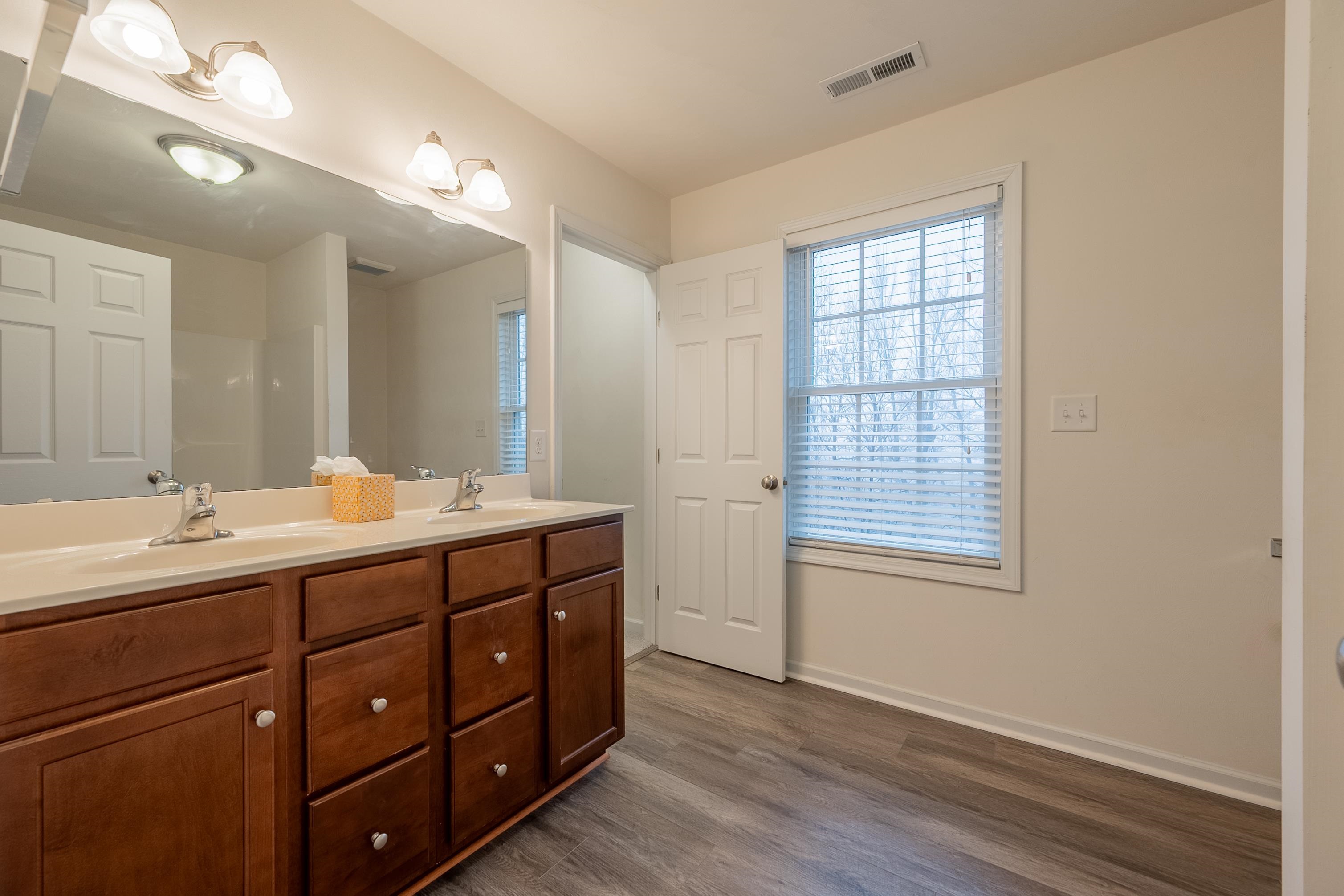 1110 CROSSCREEK Drive