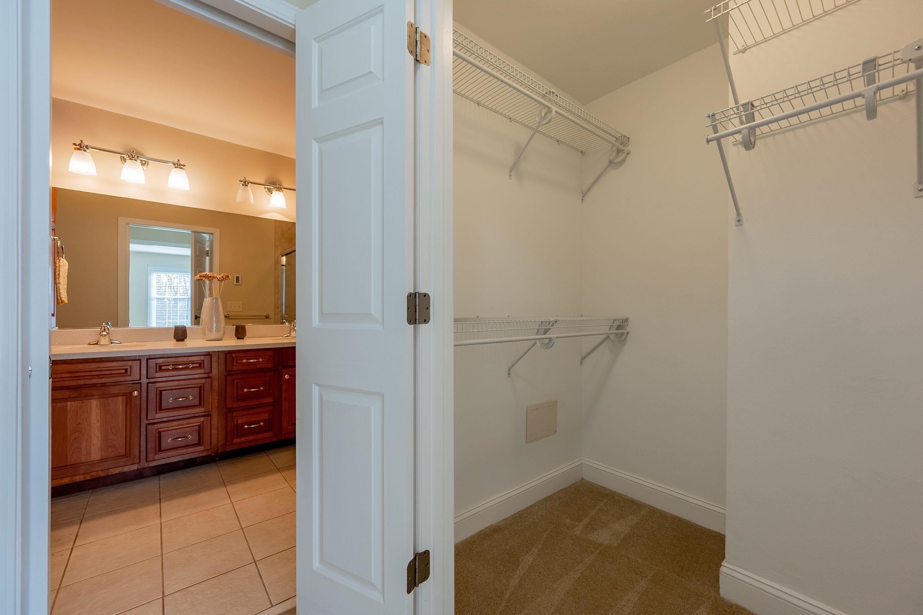 1016 OAK POINTE Court