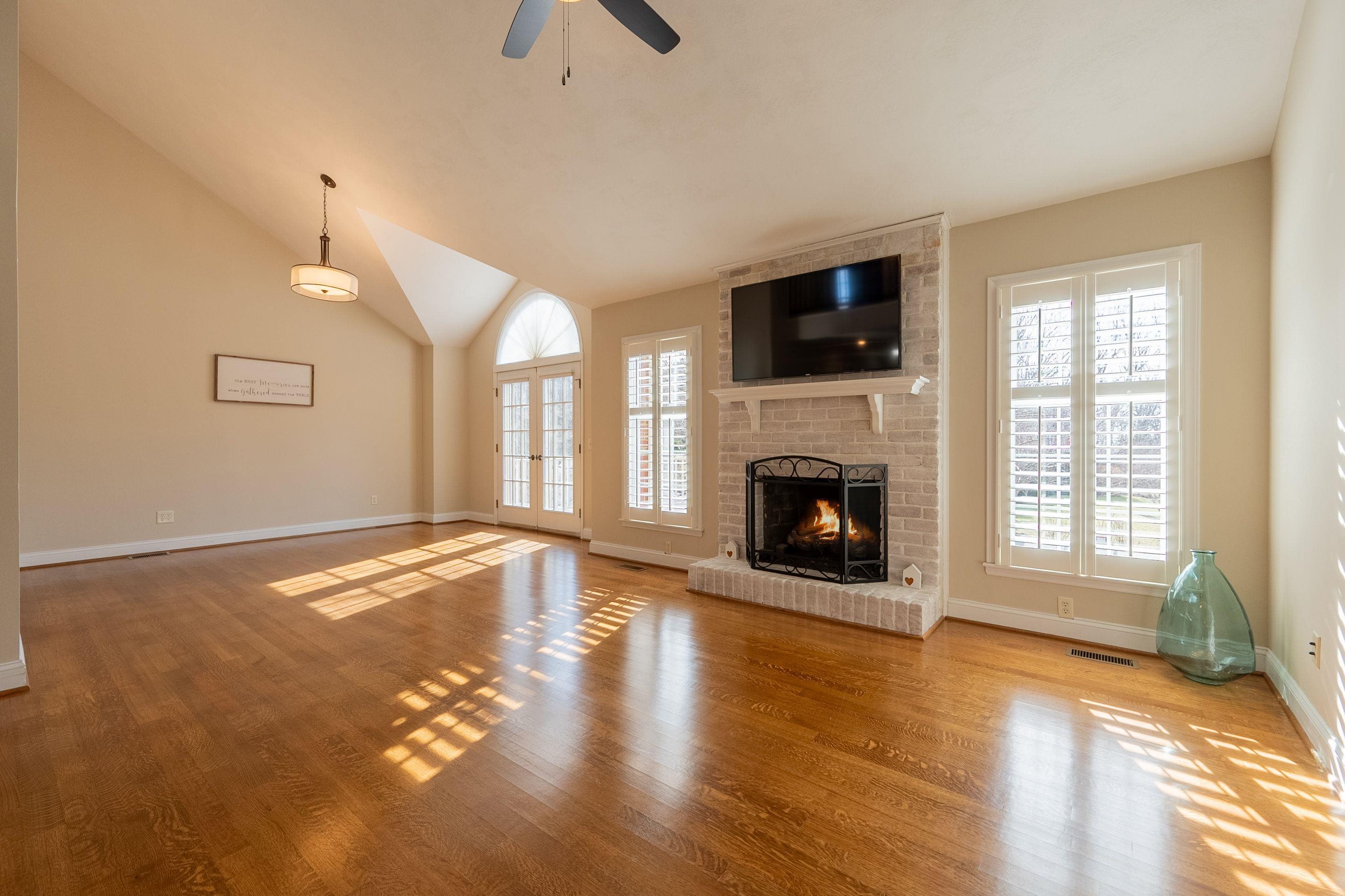 1016 OAK POINTE Court