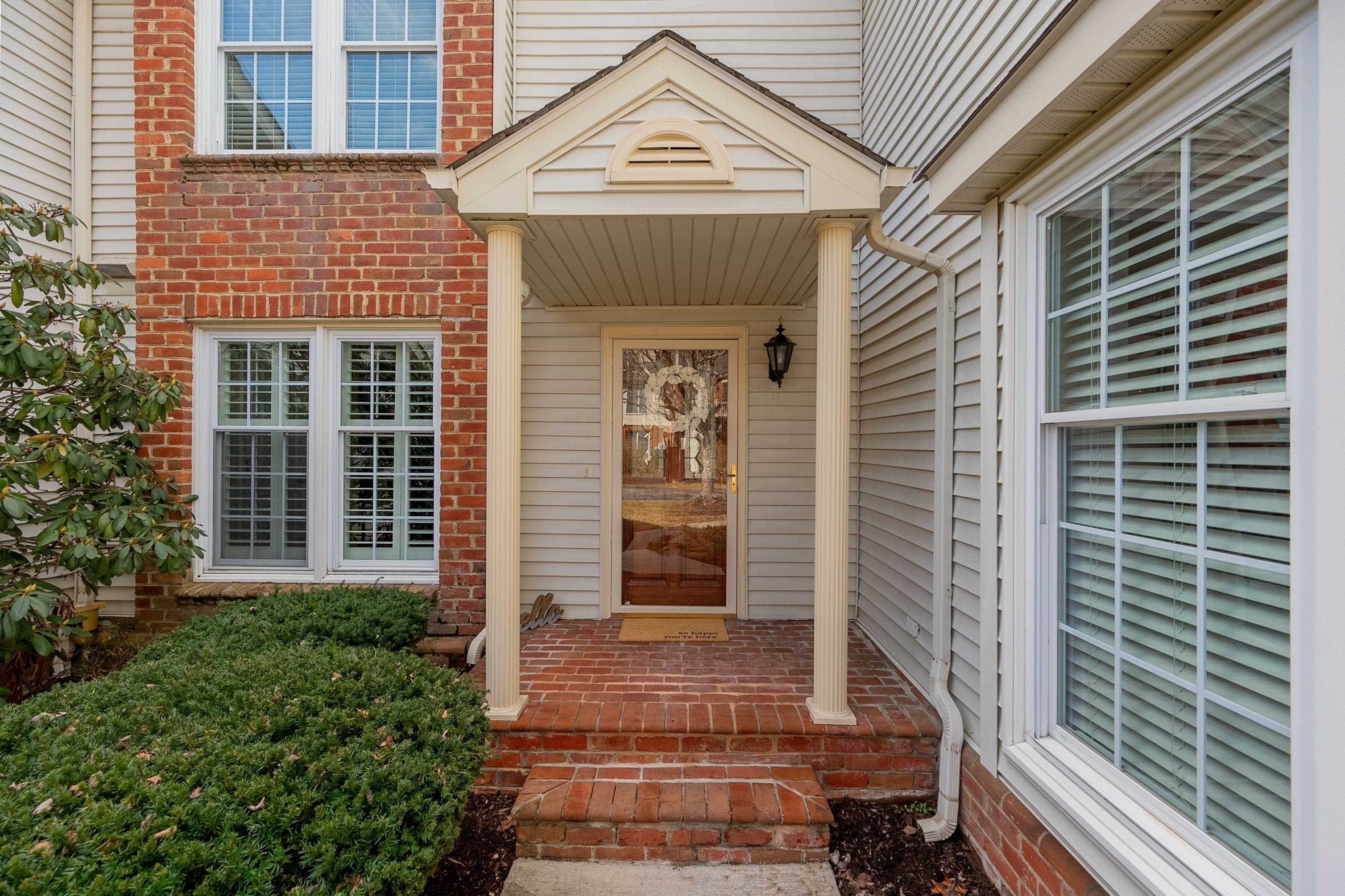 1016 OAK POINTE Court
