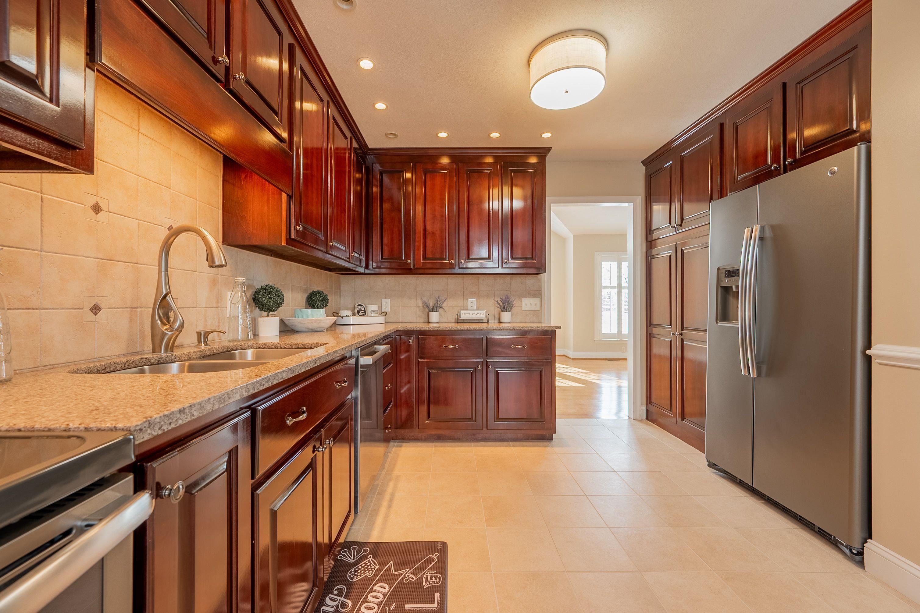 1016 OAK POINTE Court