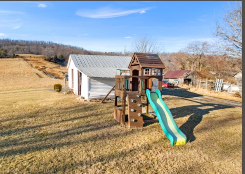 1232 Poff School Road