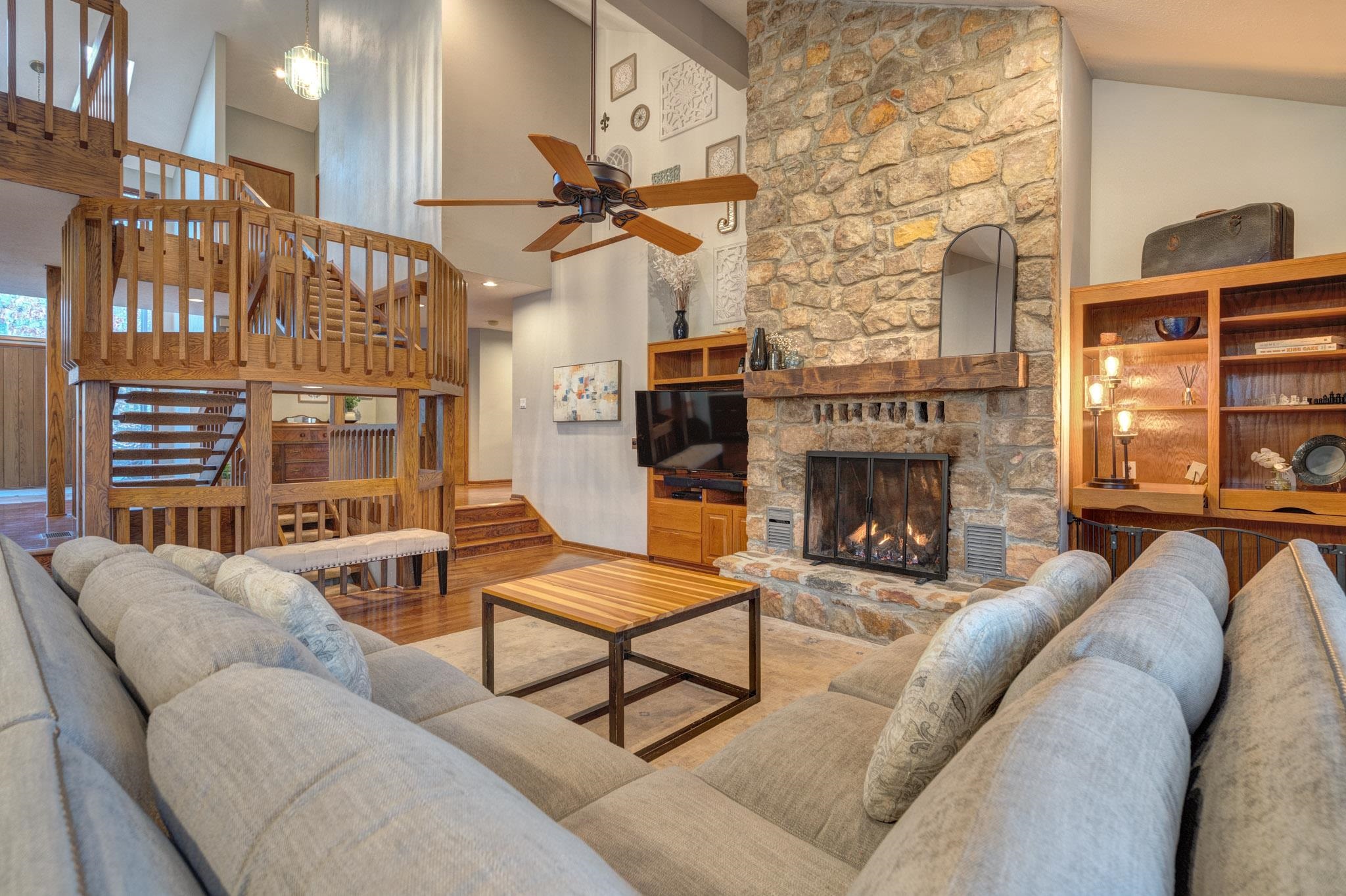 2271 Woodland Hills Drive