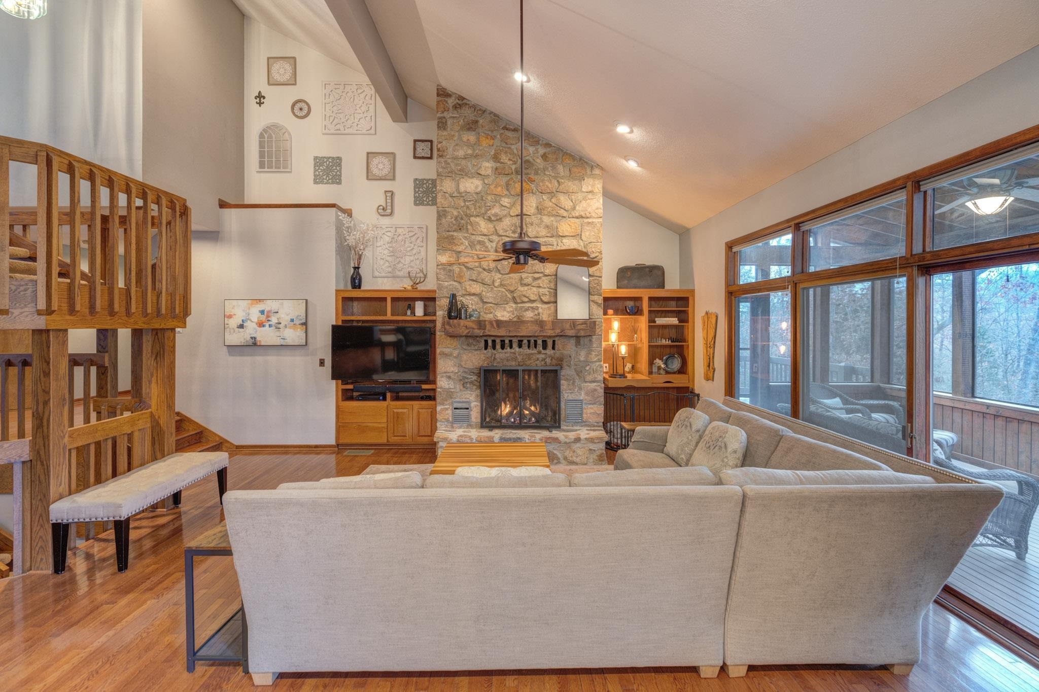2271 Woodland Hills Drive