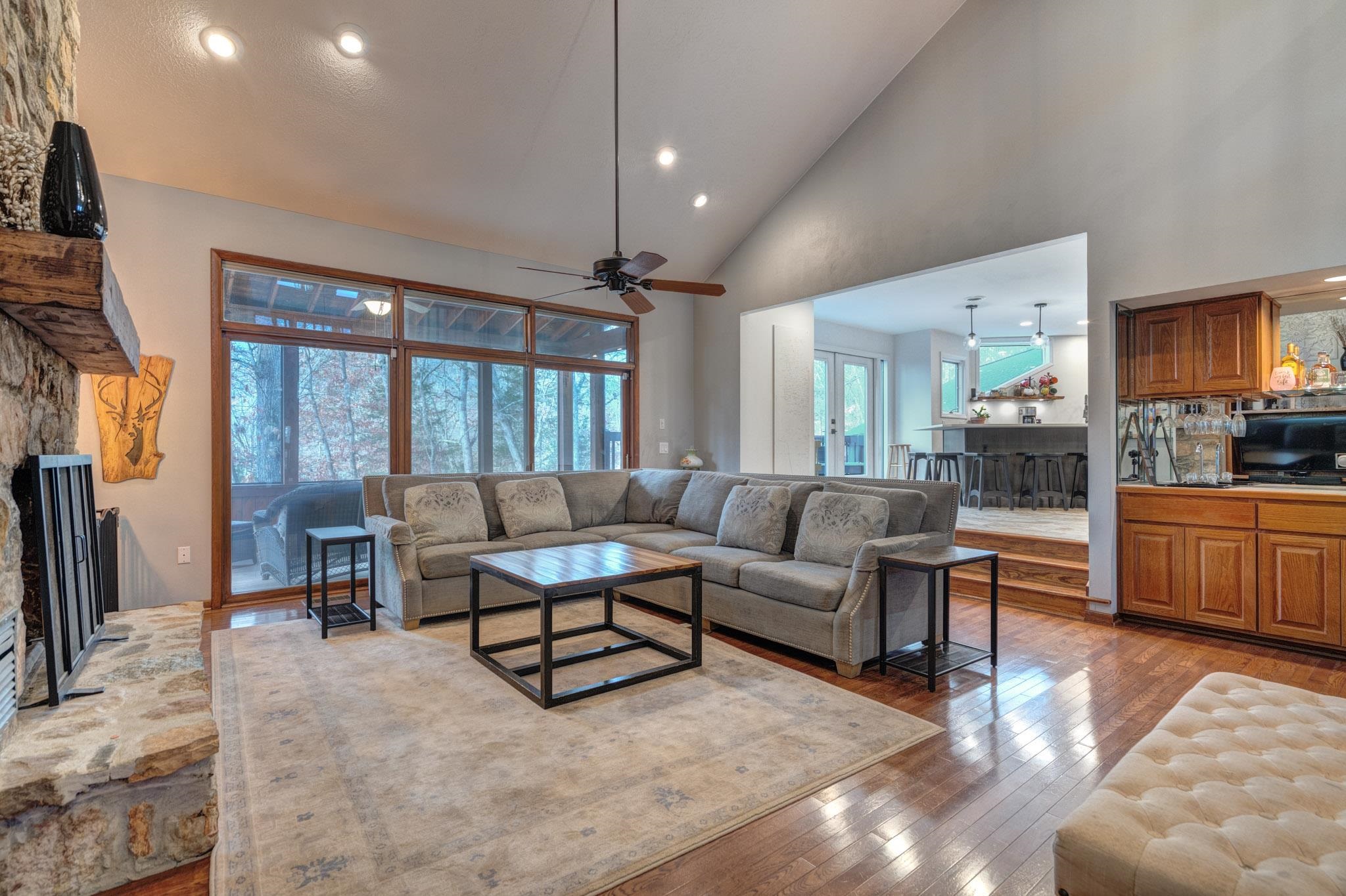 2271 Woodland Hills Drive