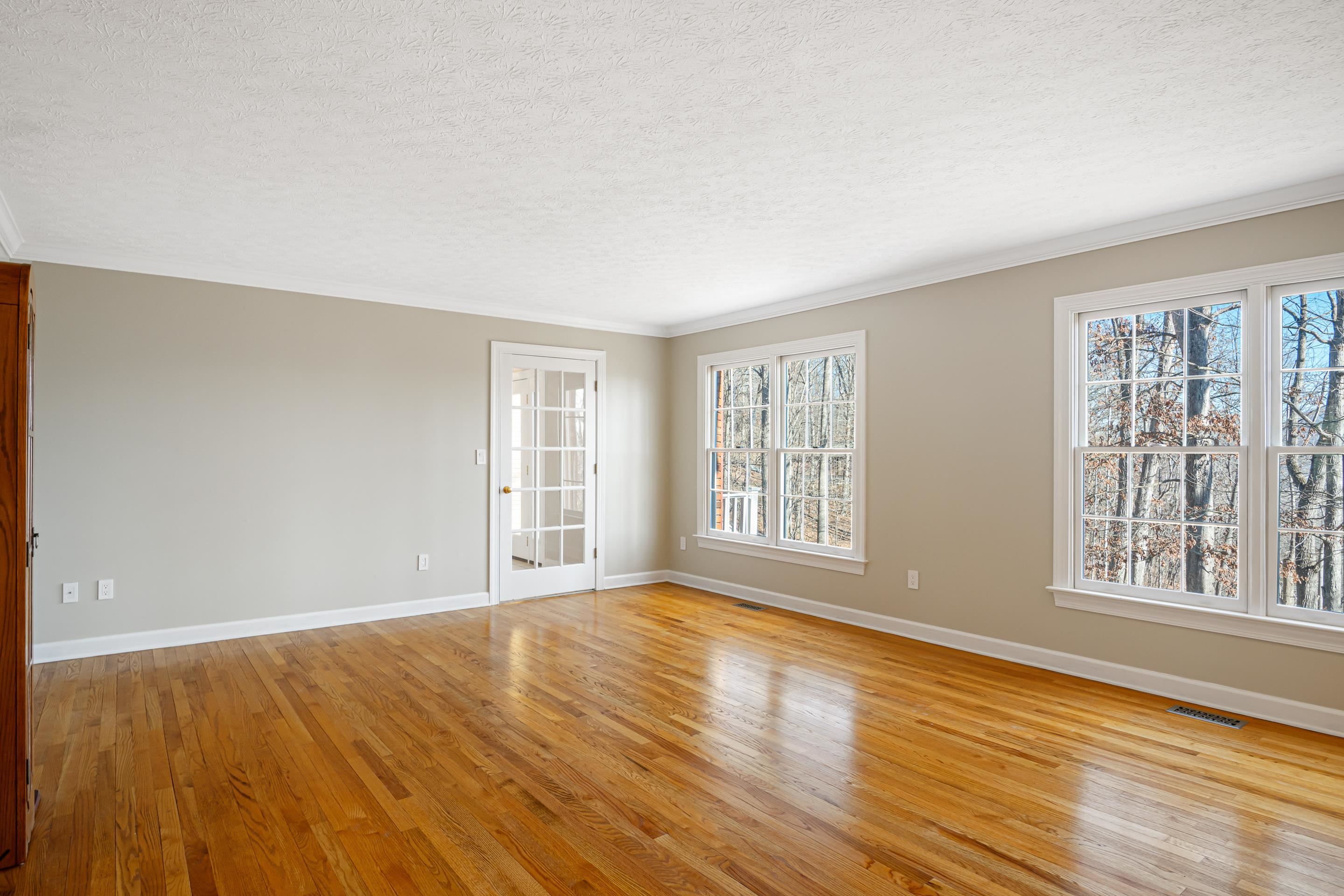 555 QUAILWOOD Drive