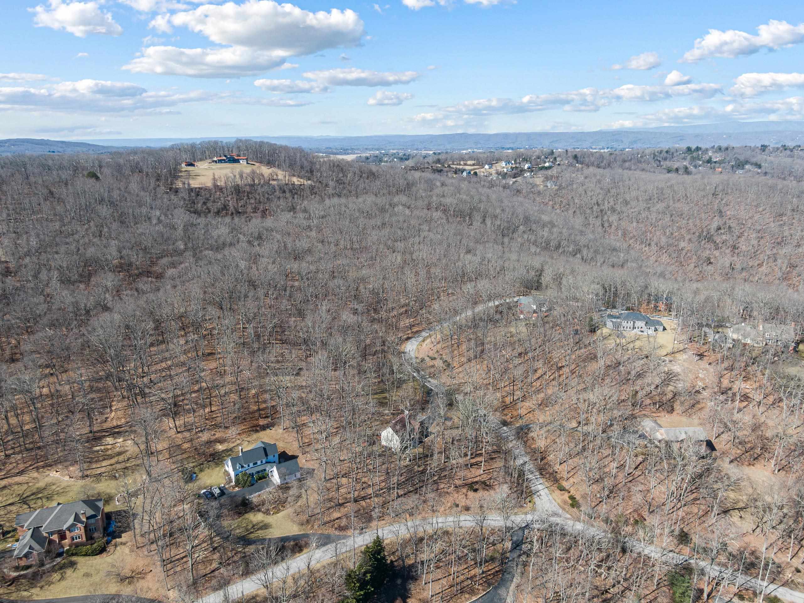 555 QUAILWOOD Drive