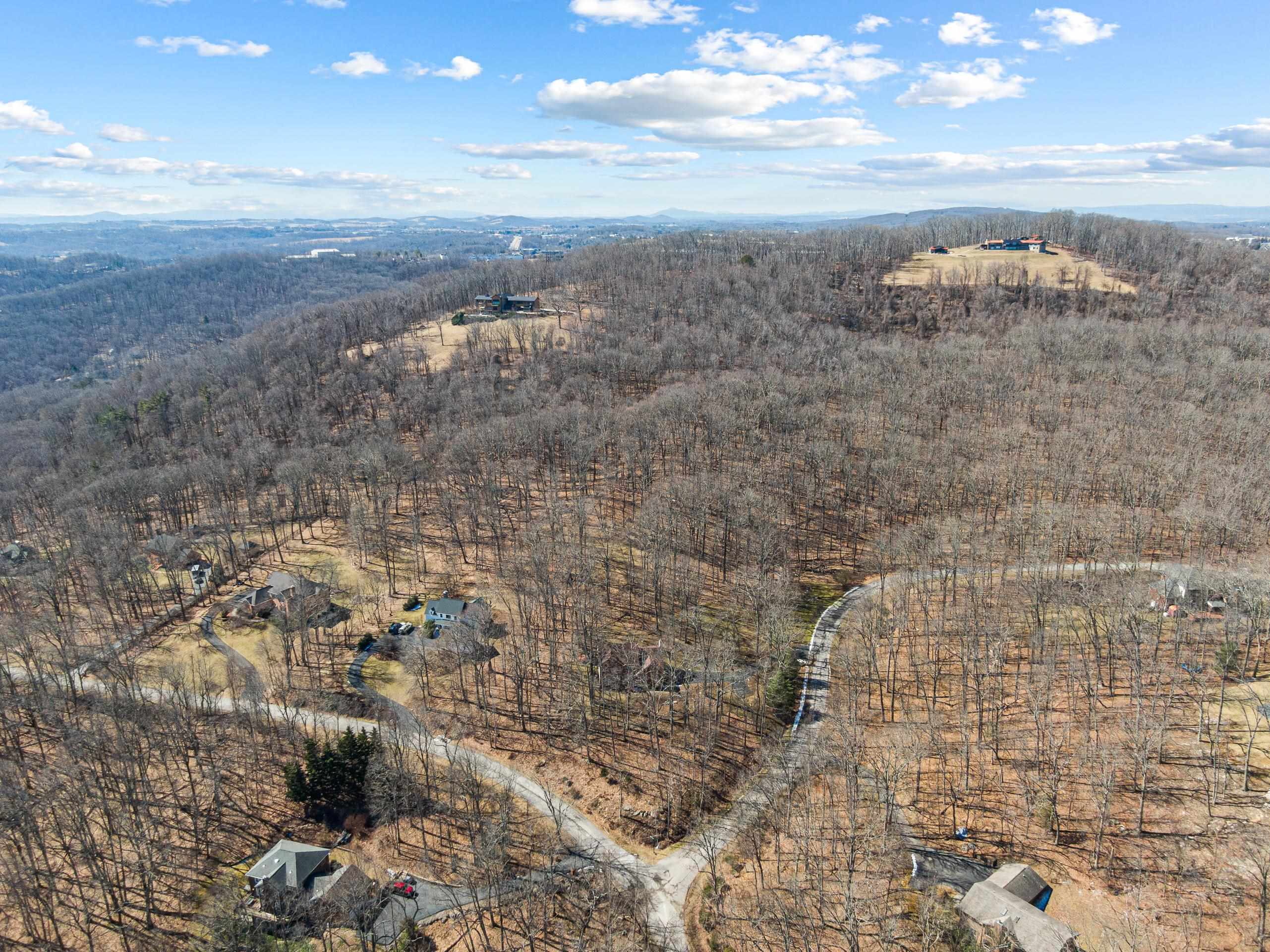 555 QUAILWOOD Drive