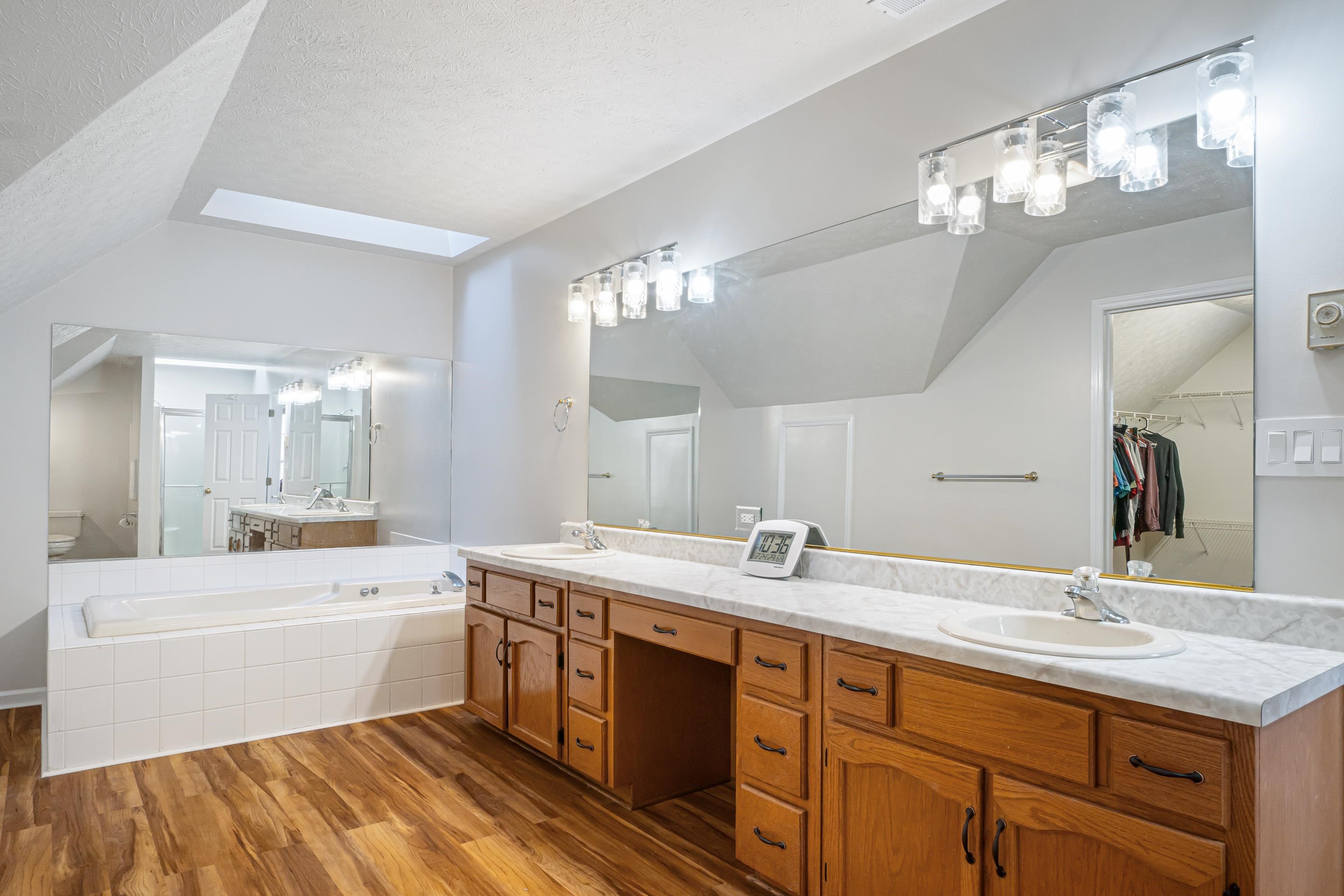 555 QUAILWOOD Drive