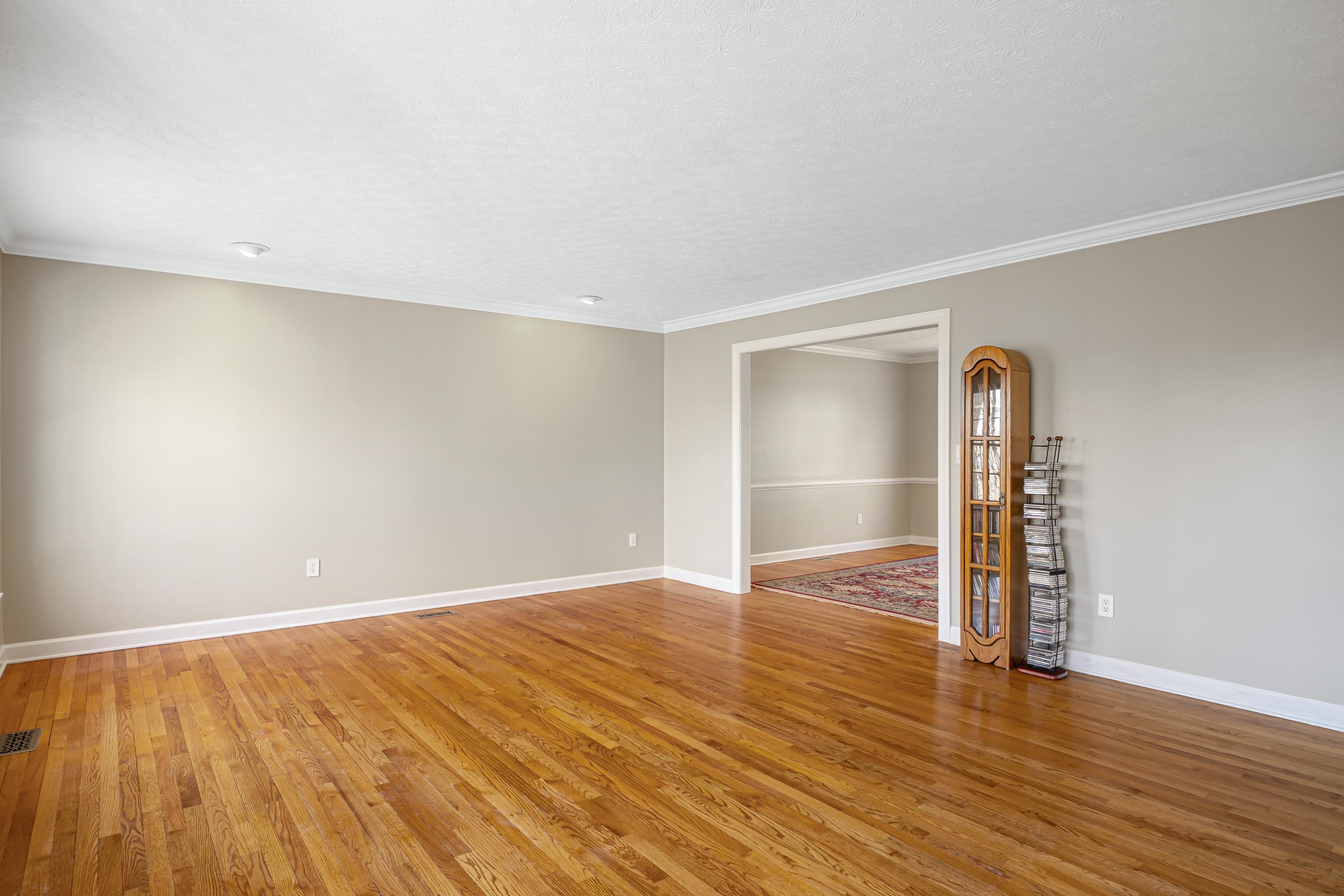 555 QUAILWOOD Drive