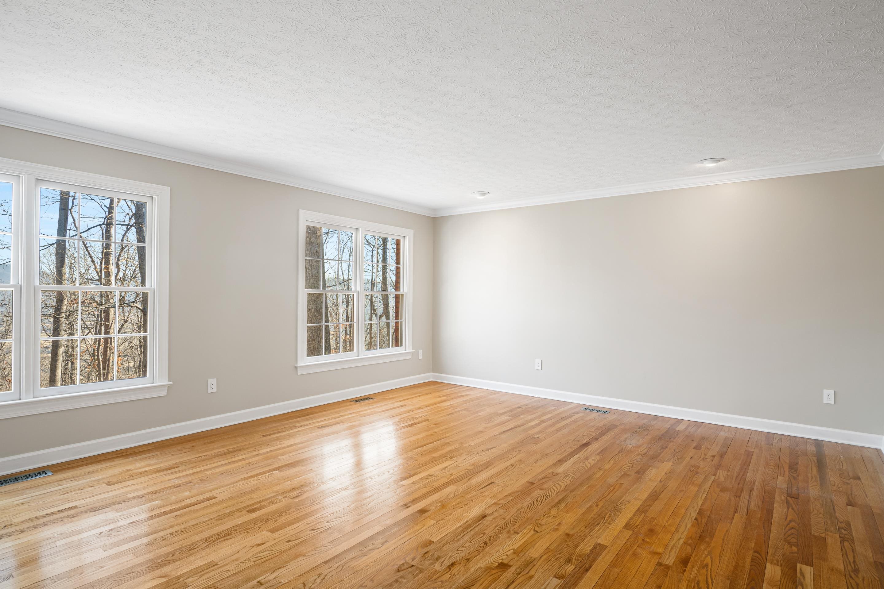 555 QUAILWOOD Drive