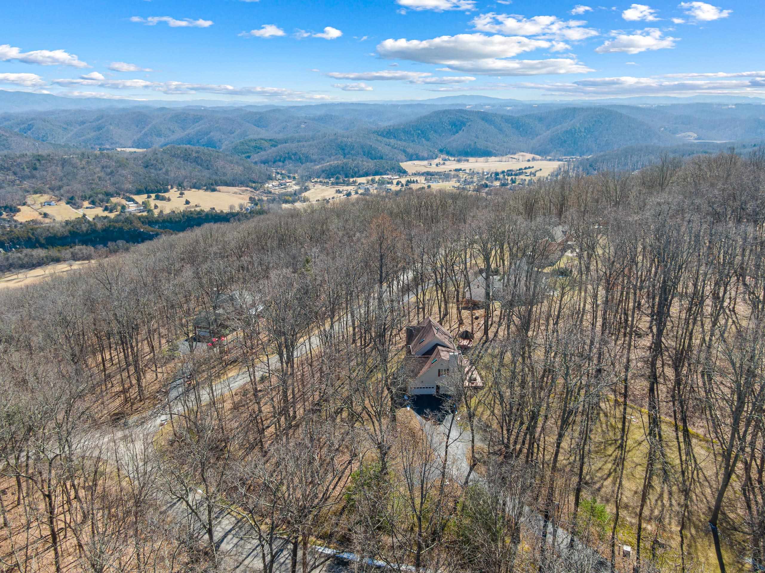 555 QUAILWOOD Drive