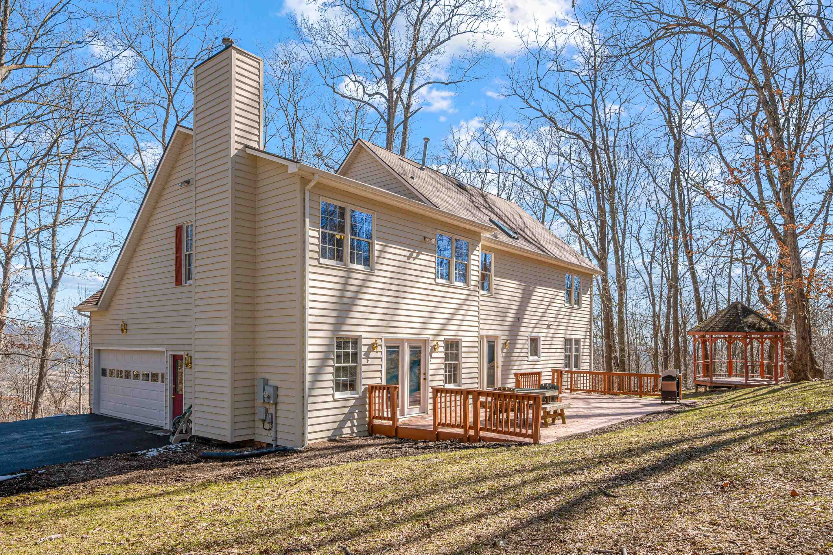 555 QUAILWOOD Drive