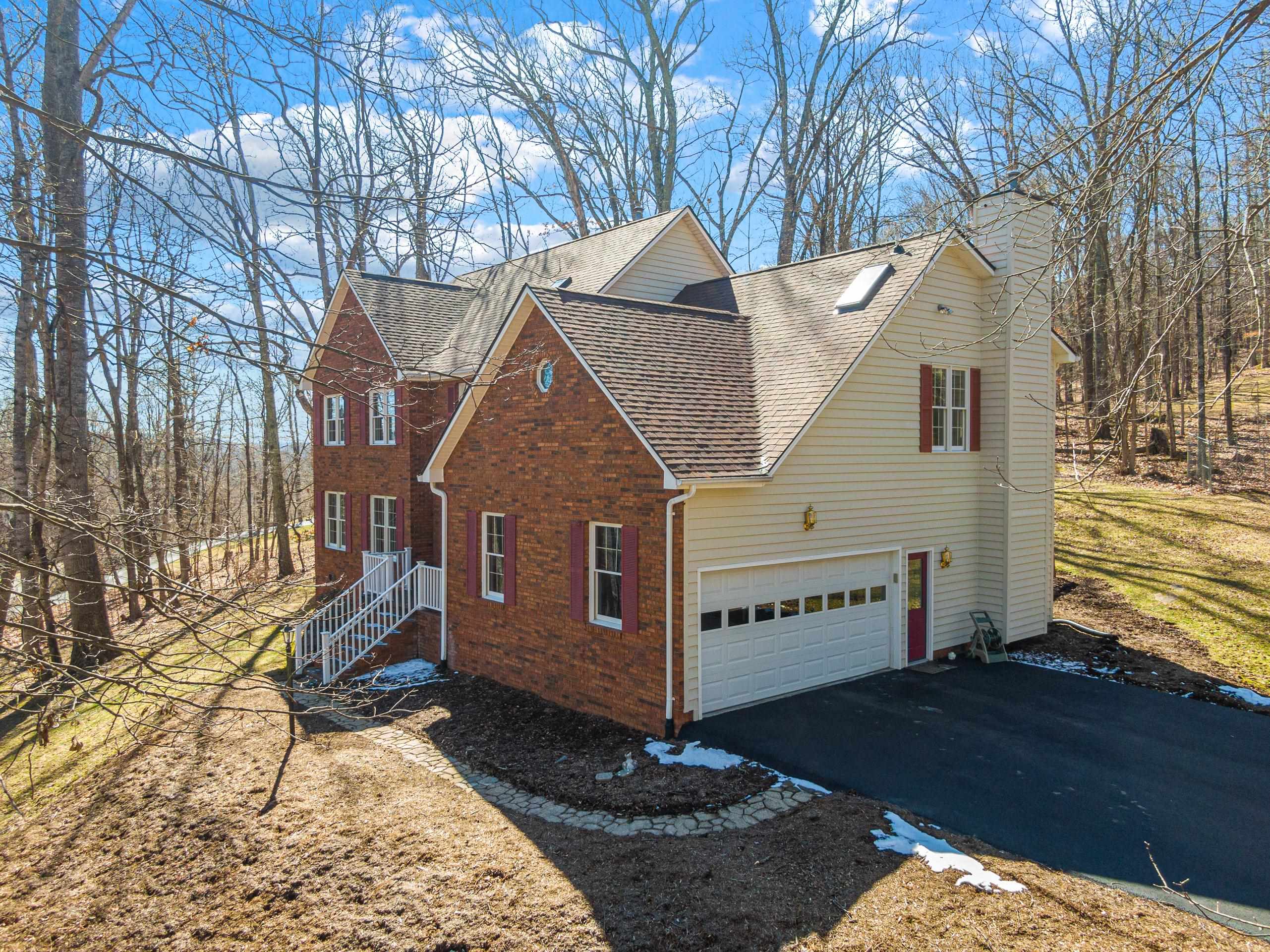 555 QUAILWOOD Drive