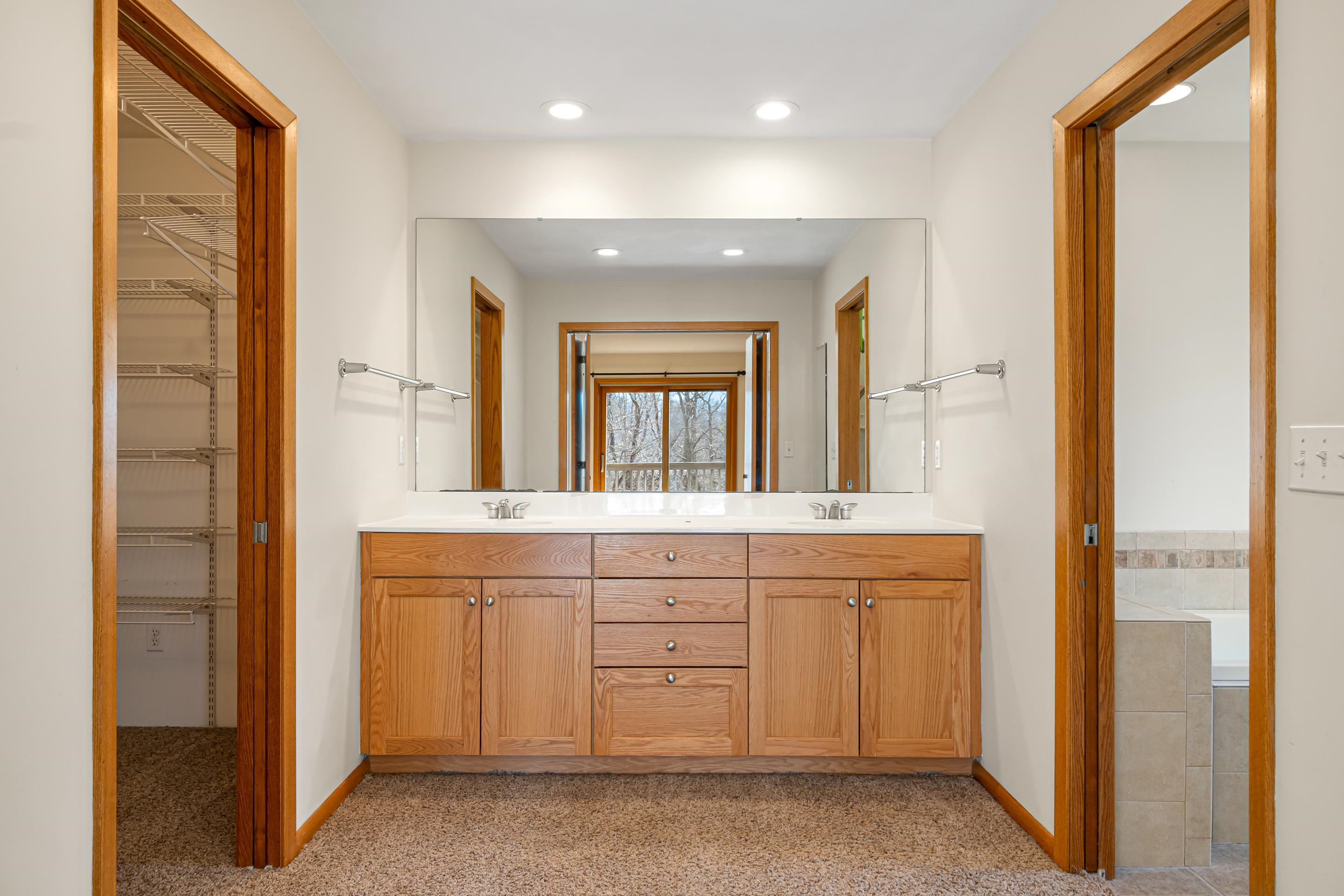 4506 W Benoit Trail
