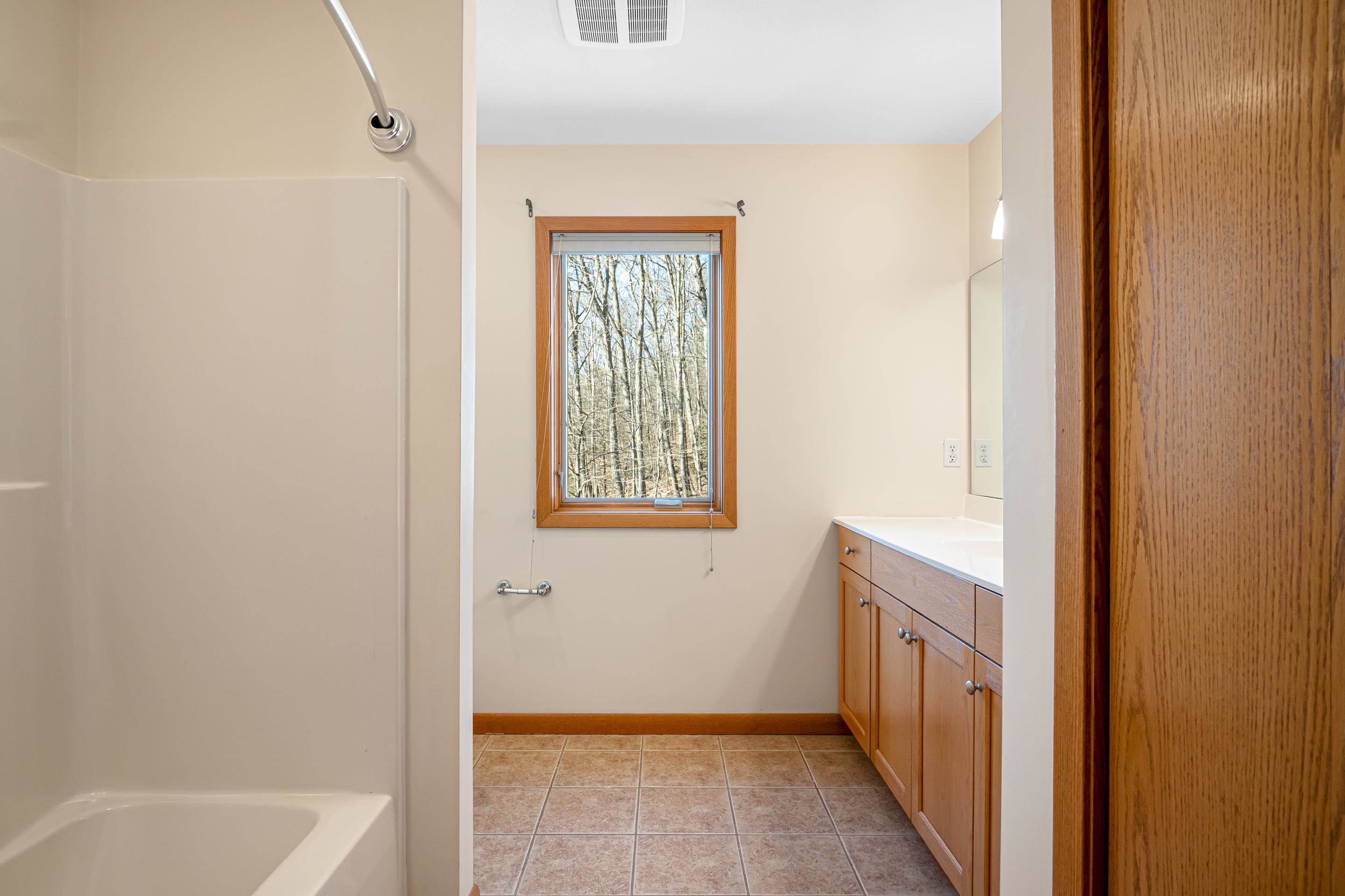 4506 W Benoit Trail