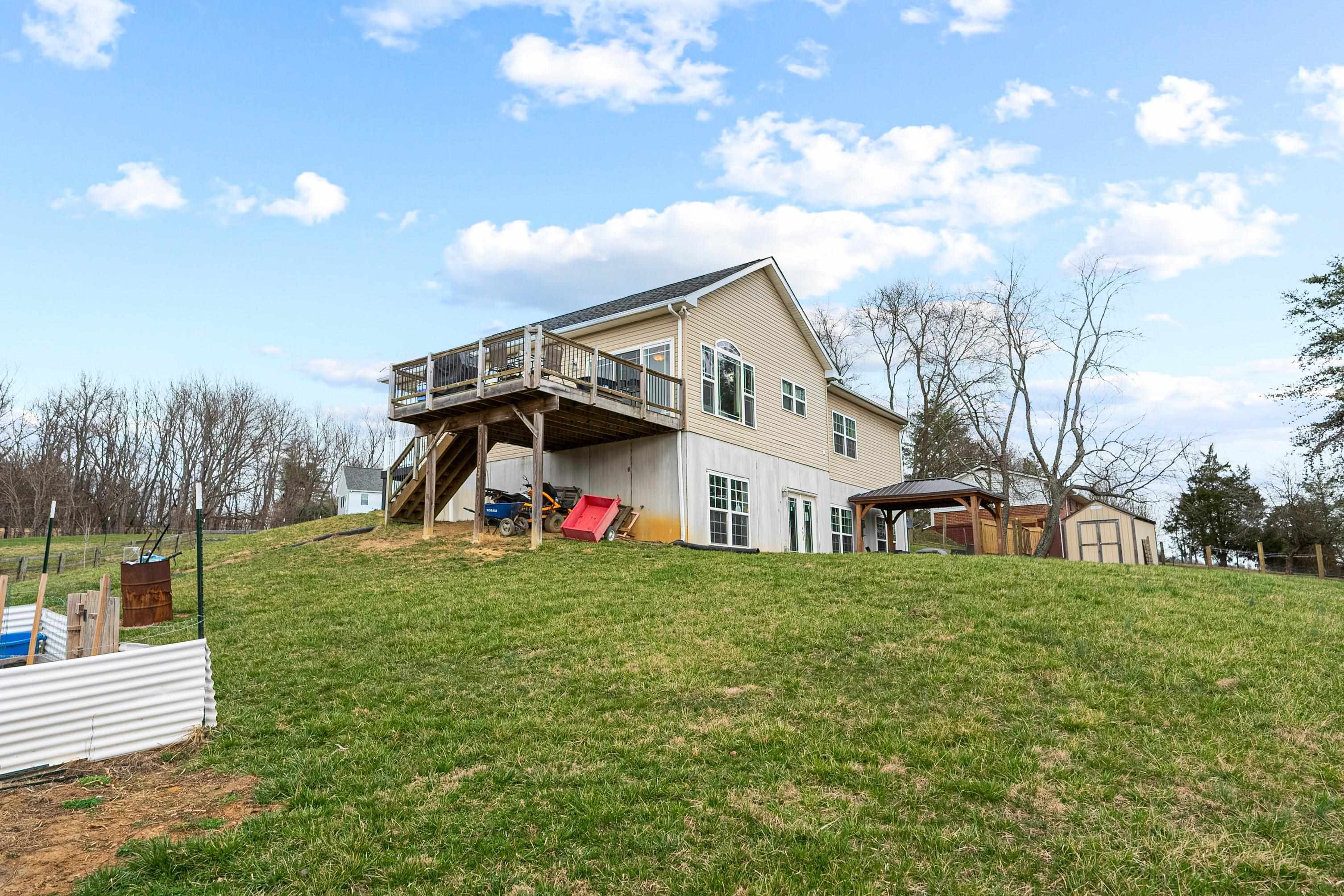 285 EASY Street